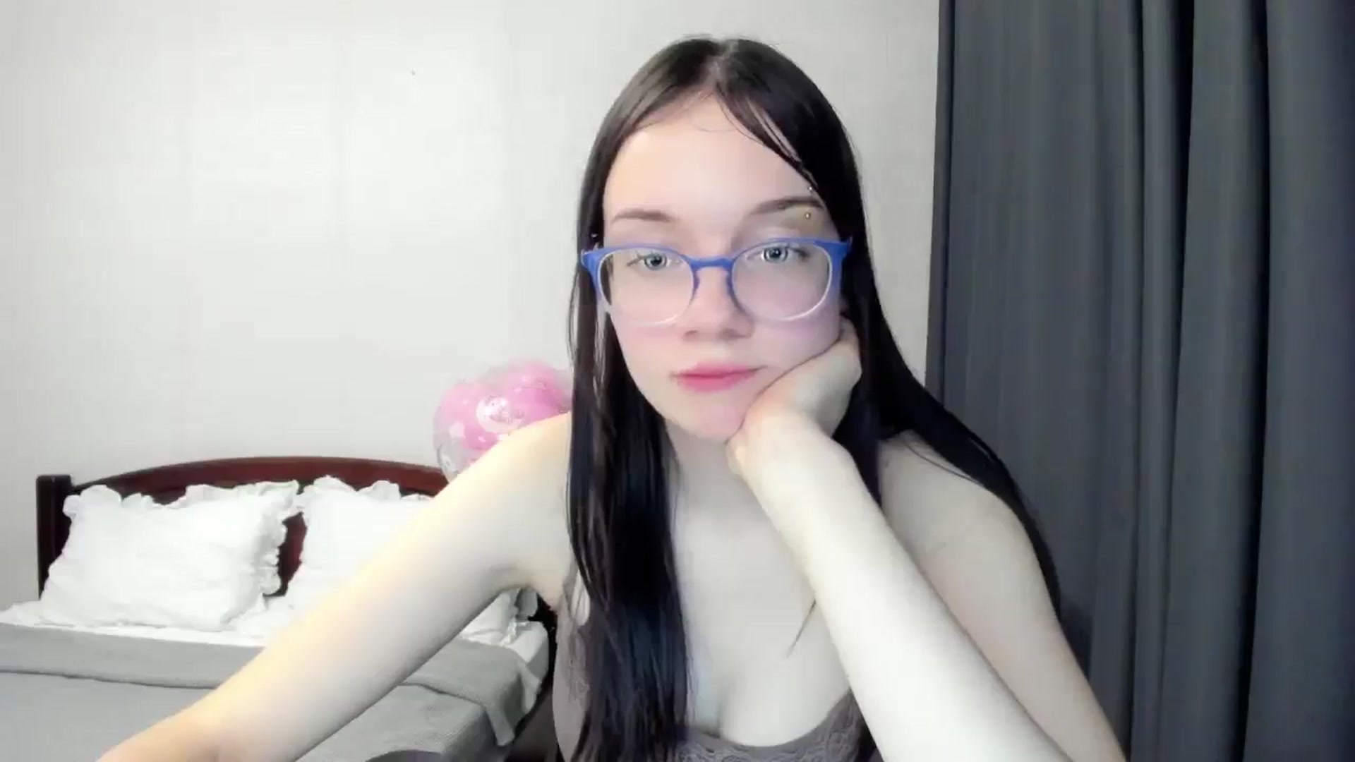Gallery image thumbnail from Baby_Melania's myfreecams stream on, 11/14/2025, 18:02 image 6 of 20