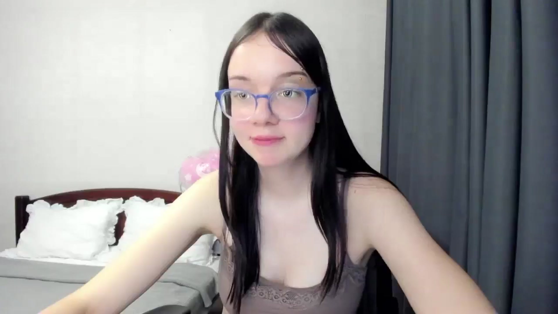 Gallery image thumbnail from Baby_Melania's myfreecams stream on, 11/14/2025, 18:02 image 14 of 20