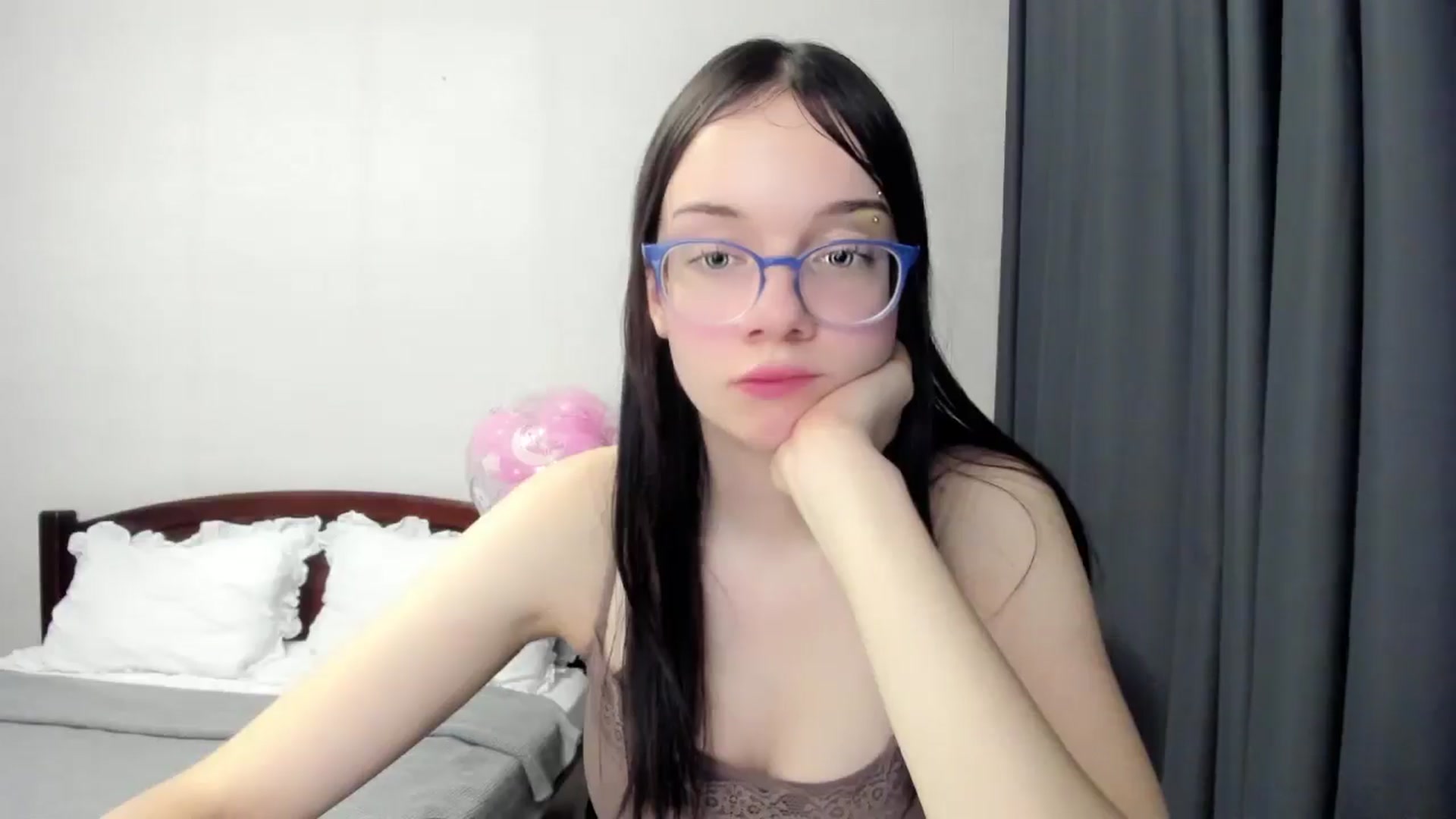 Gallery image thumbnail from Baby_Melania's myfreecams stream on, 11/14/2025, 18:02 image 9 of 20