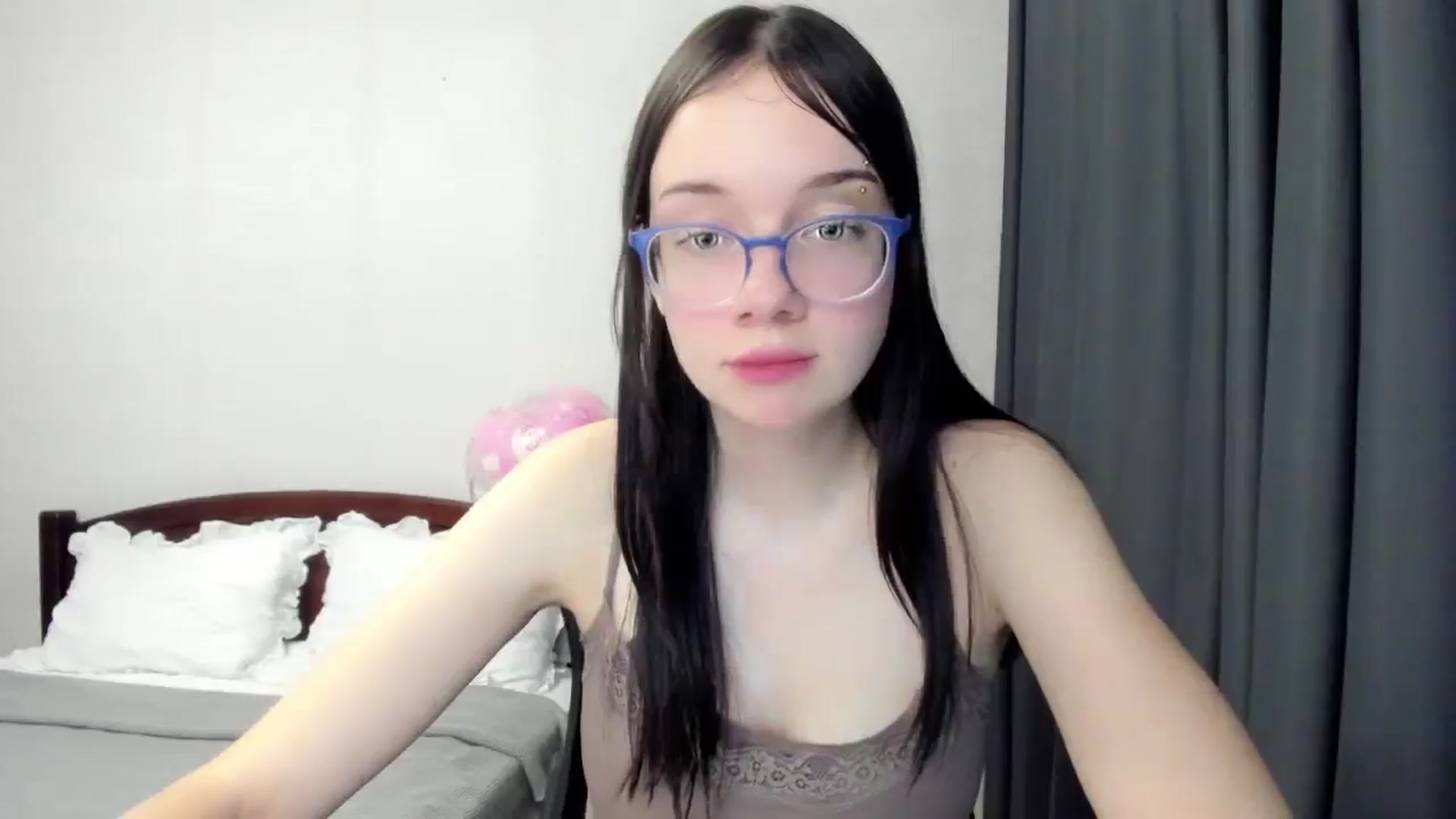 Gallery image thumbnail from Baby_Melania's myfreecams stream on, 11/14/2025, 18:02 image 11 of 20