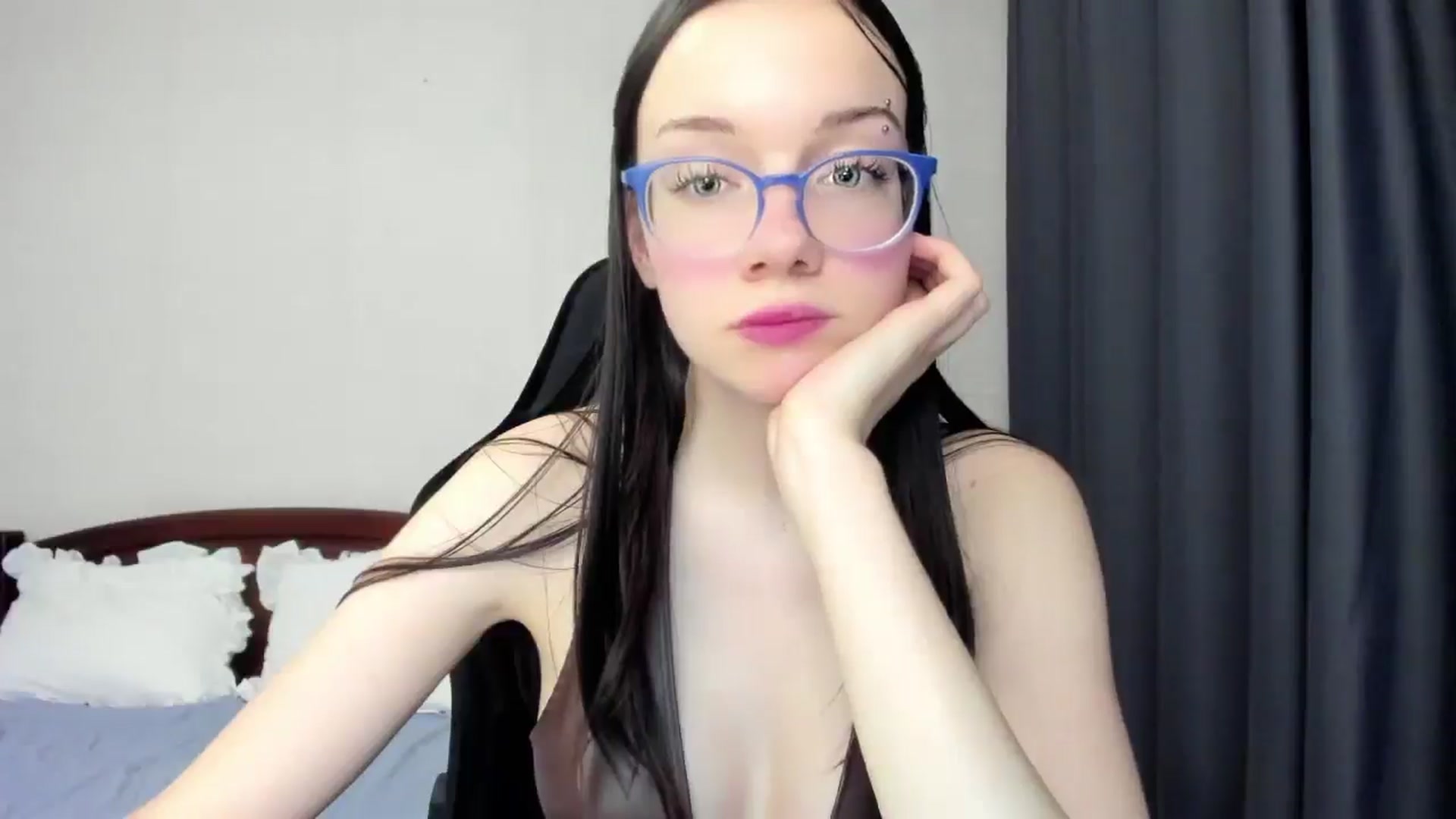 Gallery image thumbnail from Baby_Melania's myfreecams stream on, 12/21/2025, 23:56 image 10 of 20