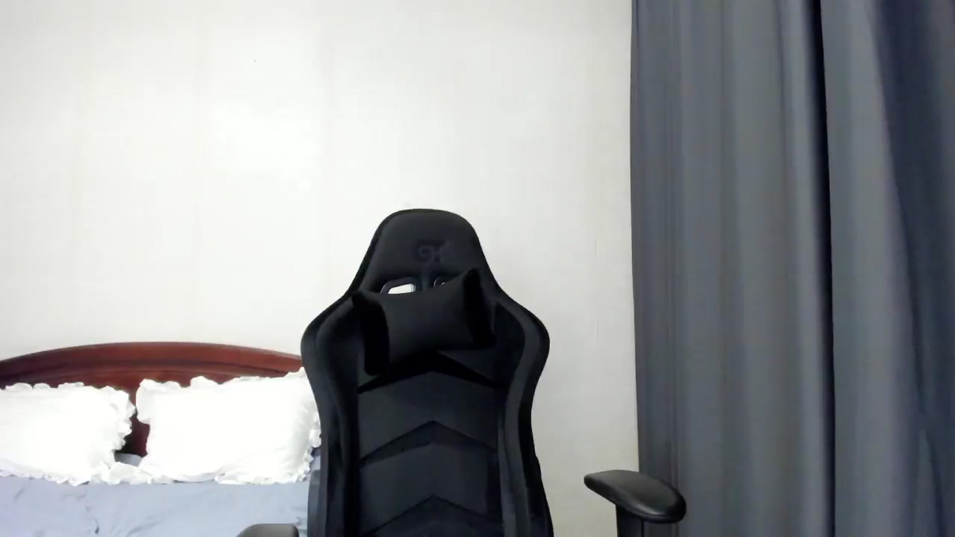 Gallery image thumbnail from Baby_Melania's myfreecams stream on, 12/23/2025, 01:25 image 17 of 20