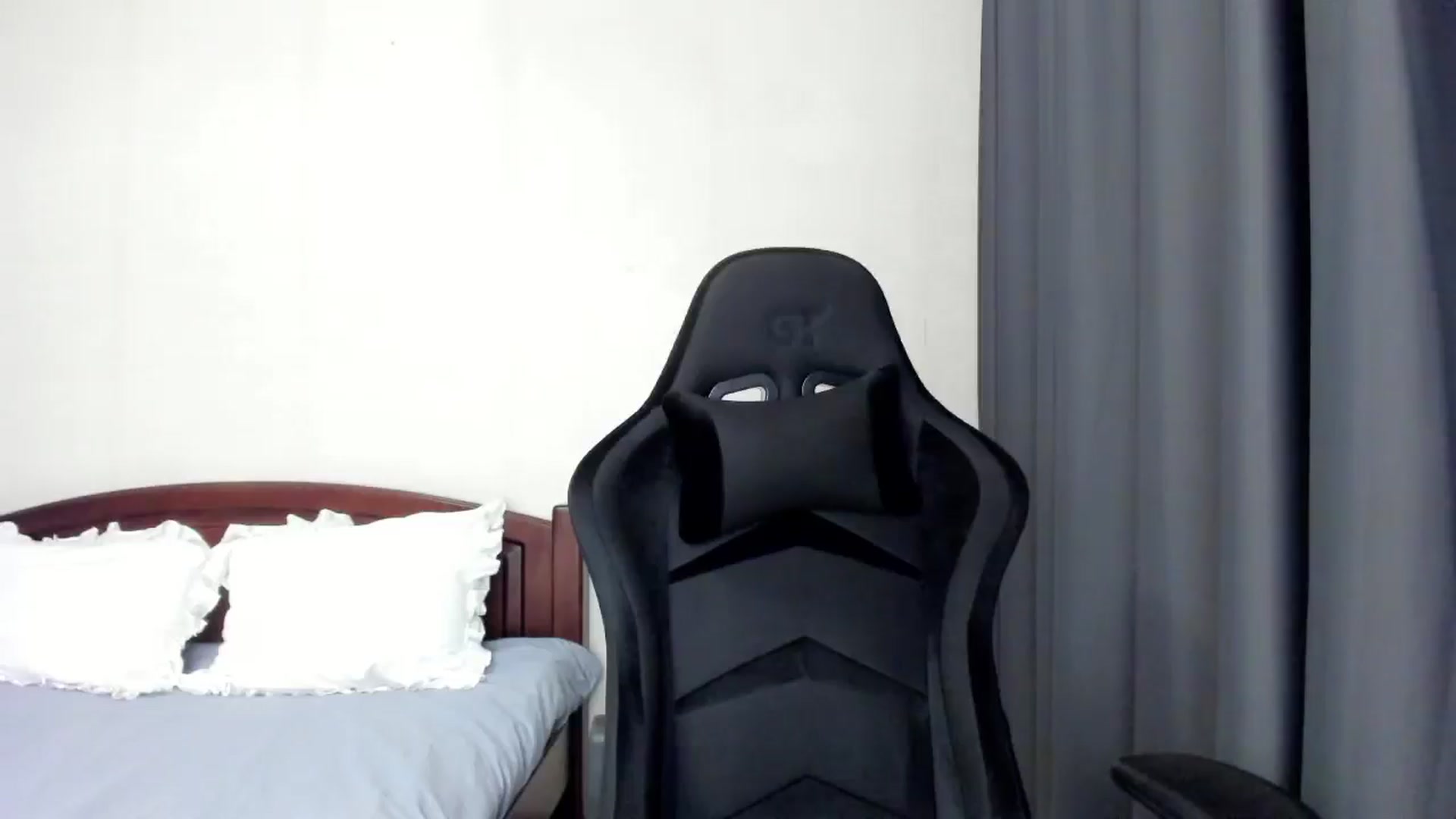 Gallery image thumbnail from Baby_Melania's myfreecams stream on, 12/23/2025, 21:40 image 12 of 20