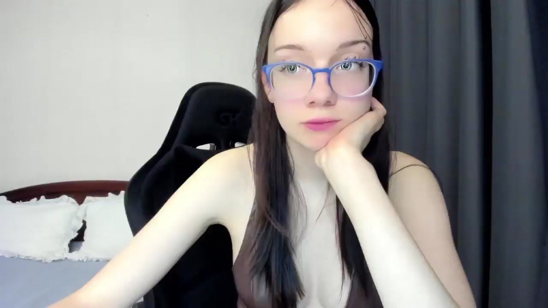 Gallery image thumbnail from Baby_Melania's myfreecams stream on, 12/23/2025, 21:40 image 14 of 20