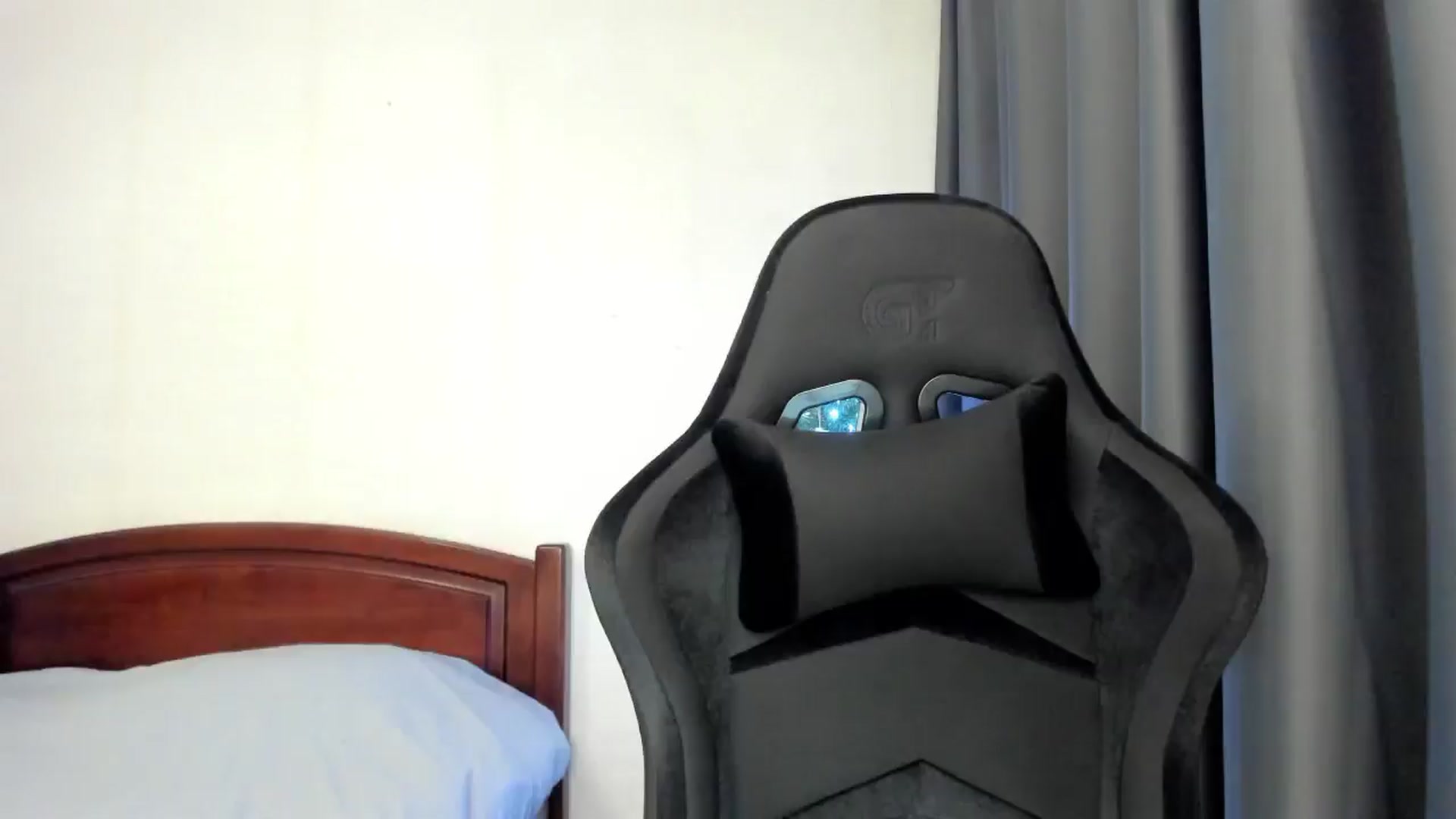 Gallery image thumbnail from Baby_Melania's myfreecams stream on, 12/25/2025, 24:13 image 11 of 20