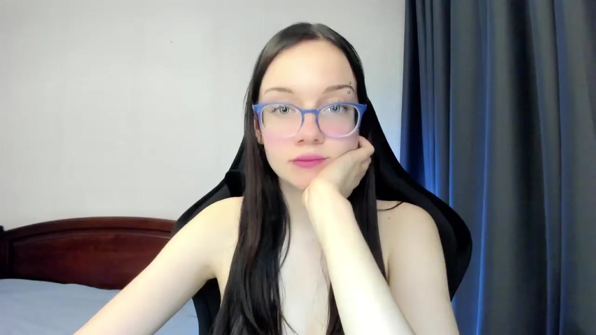 Gallery image thumbnail from Baby_Melania's myfreecams stream on, 12/25/2025, 23:57 image 15 of 20