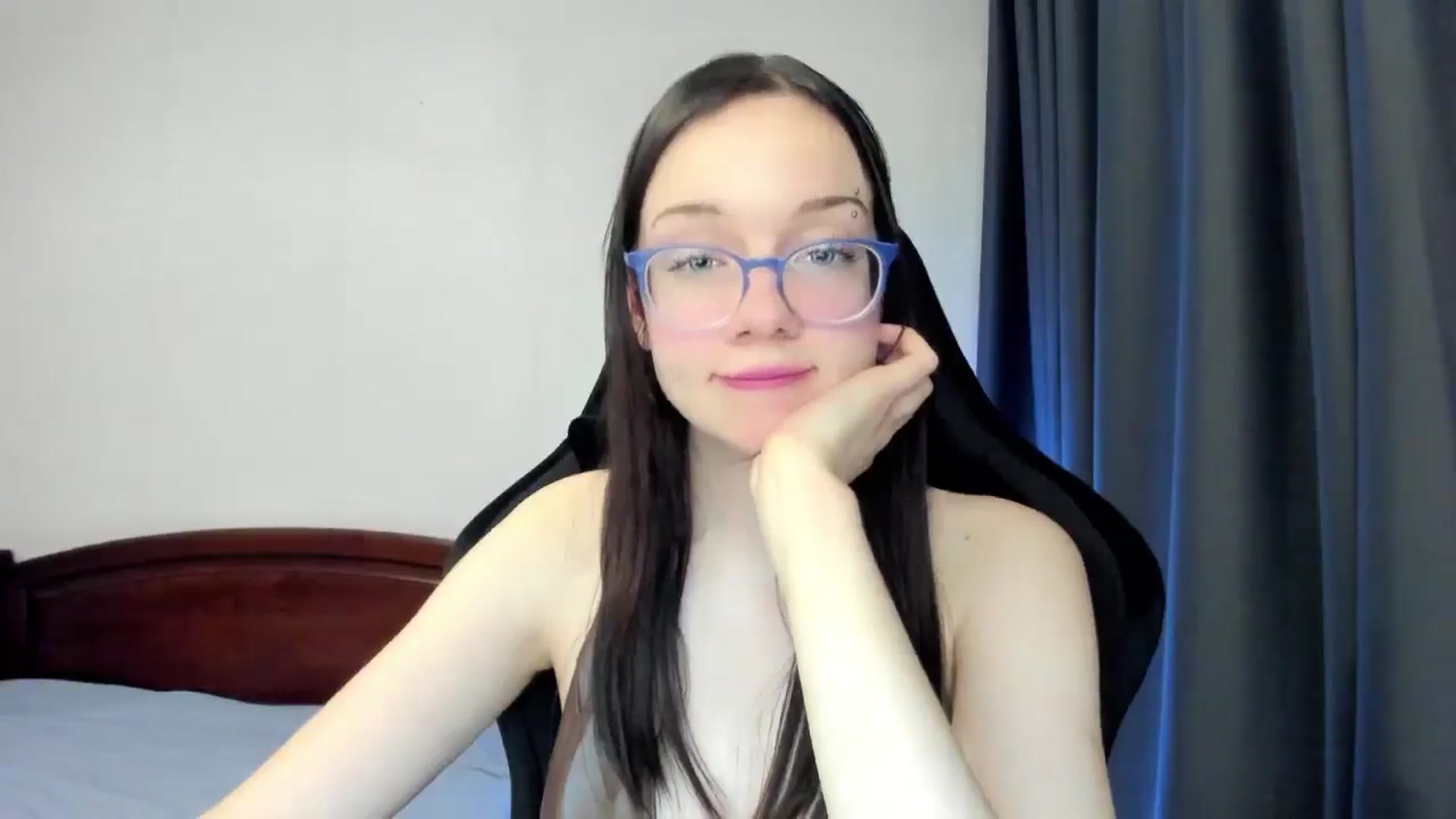 Gallery image thumbnail from Baby_Melania's myfreecams stream on, 12/25/2025, 23:57 image 14 of 20
