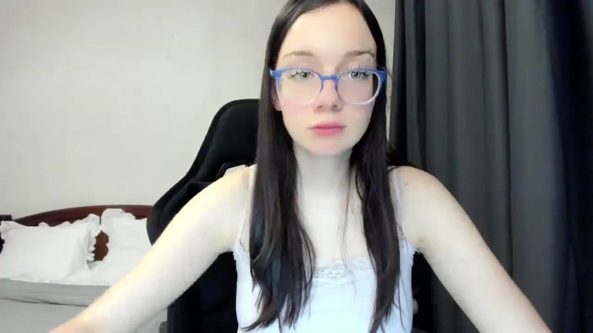 Gallery image thumbnail from Baby_Melania's myfreecams stream on, 01/08/2026, 19:16 image 12 of 20