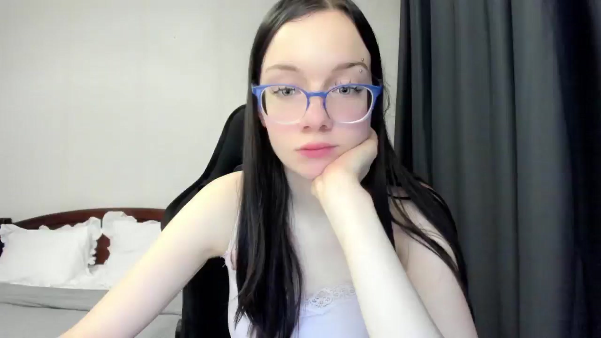 Gallery image thumbnail from Baby_Melania's myfreecams stream on, 01/08/2026, 19:16 image 11 of 20