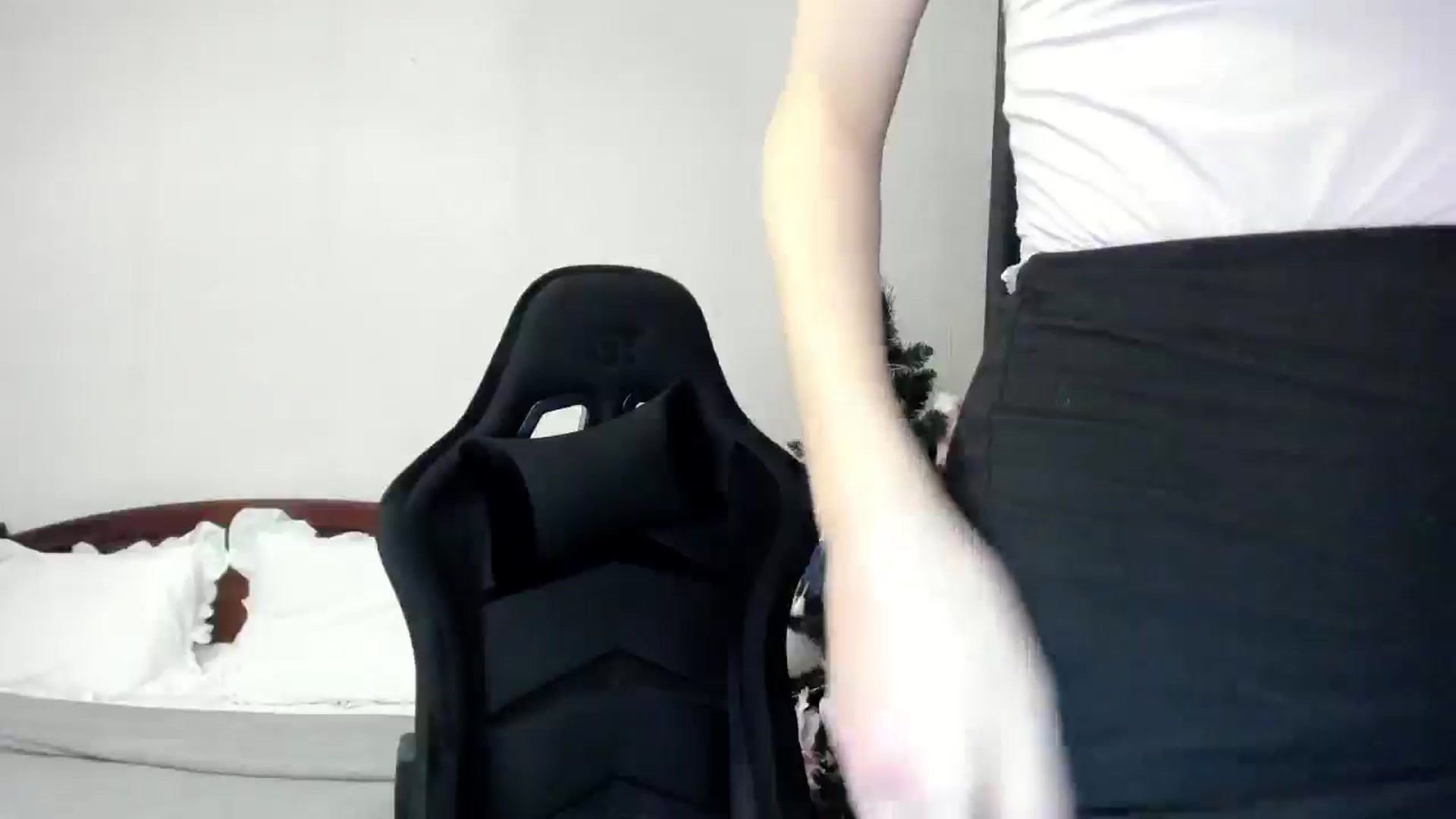Gallery image thumbnail from Baby_Melania's myfreecams stream on, 01/08/2026, 19:16 image 17 of 20
