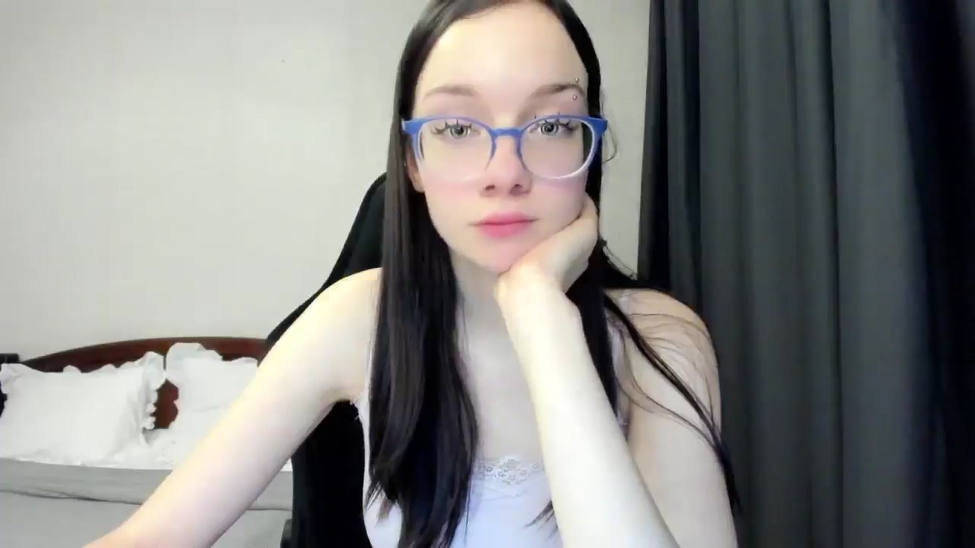 Gallery image thumbnail from Baby_Melania's myfreecams stream on, 01/08/2026, 19:16 image 8 of 20