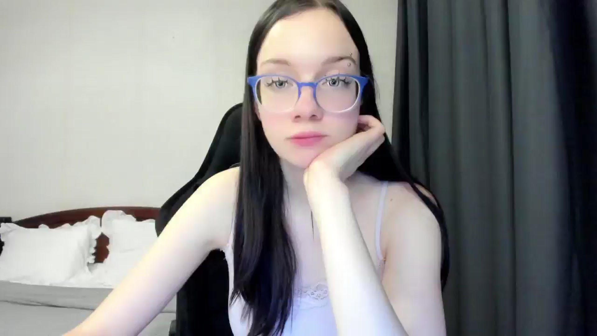 Gallery image thumbnail from Baby_Melania's myfreecams stream on, 01/08/2026, 19:16 image 6 of 20