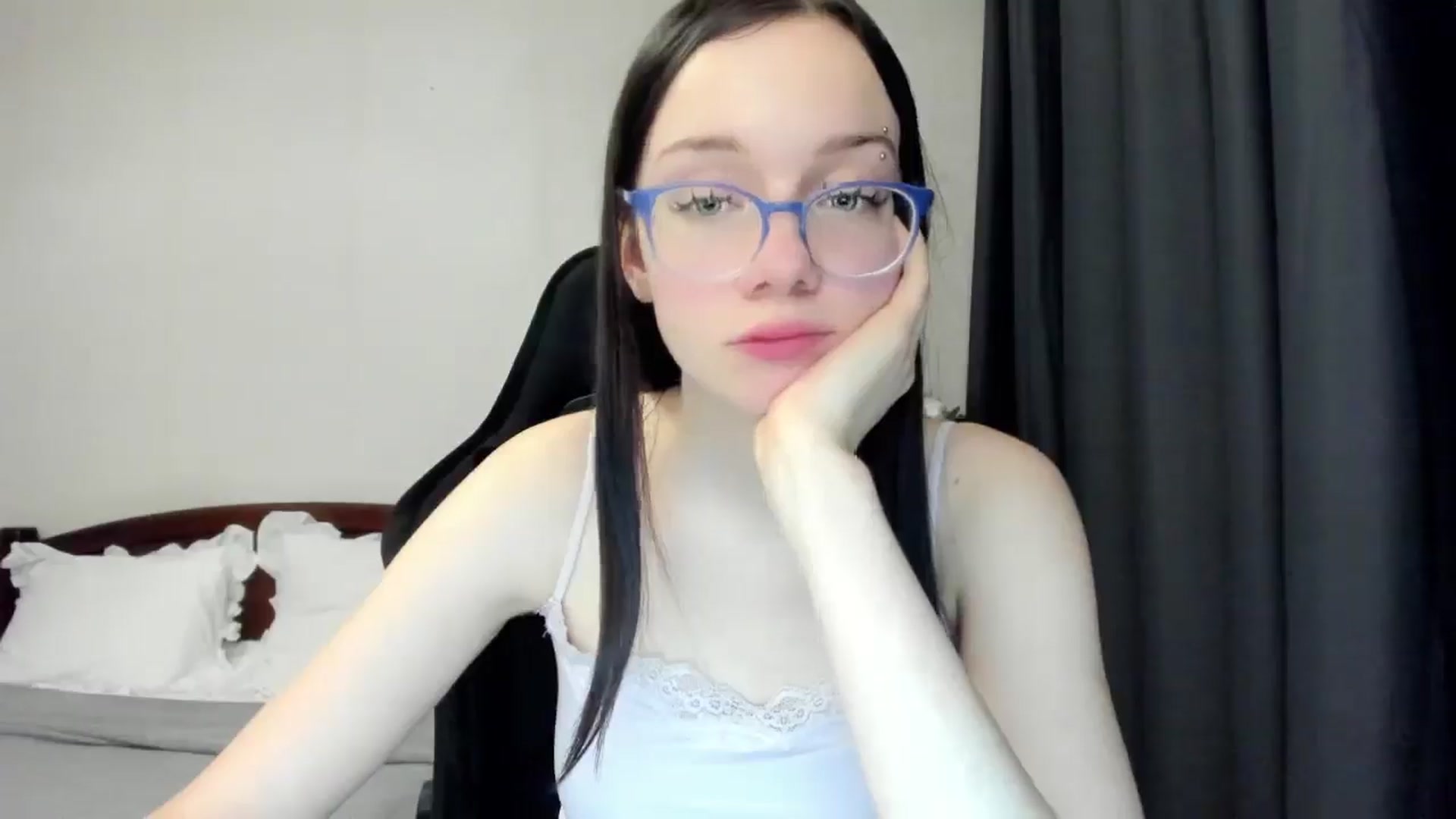 Gallery image thumbnail from Baby_Melania's myfreecams stream on, 01/08/2026, 19:16 image 2 of 20