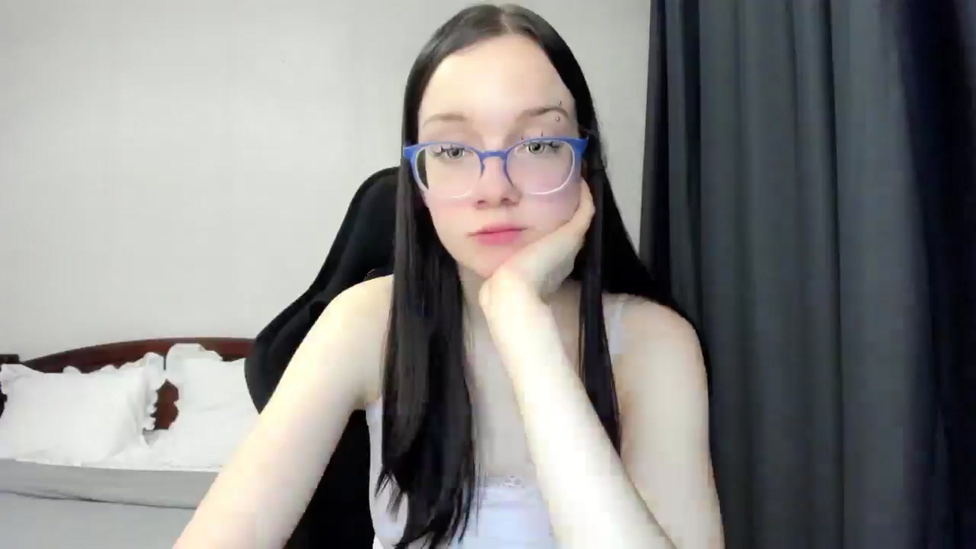 Gallery image thumbnail from Baby_Melania's myfreecams stream on, 01/08/2026, 19:16 image 4 of 20