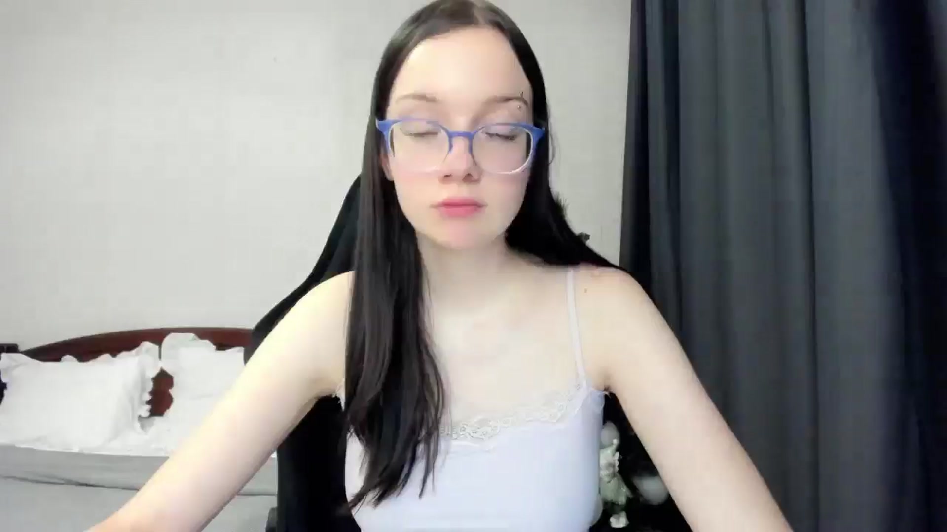 Gallery image thumbnail from Baby_Melania's myfreecams stream on, 01/08/2026, 19:16 image 5 of 20