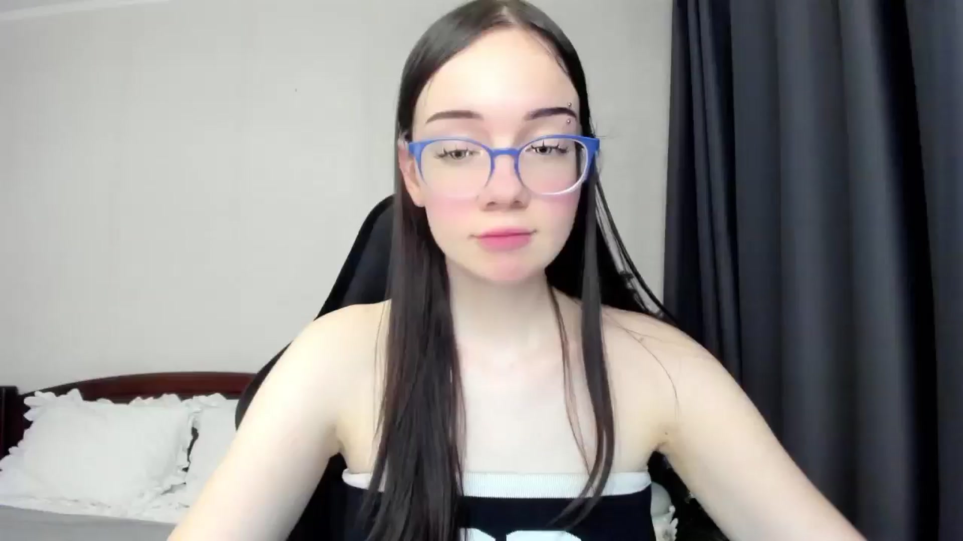 Gallery image thumbnail from Baby_Melania's myfreecams stream on, 01/11/2026, 19:32 image 1 of 20