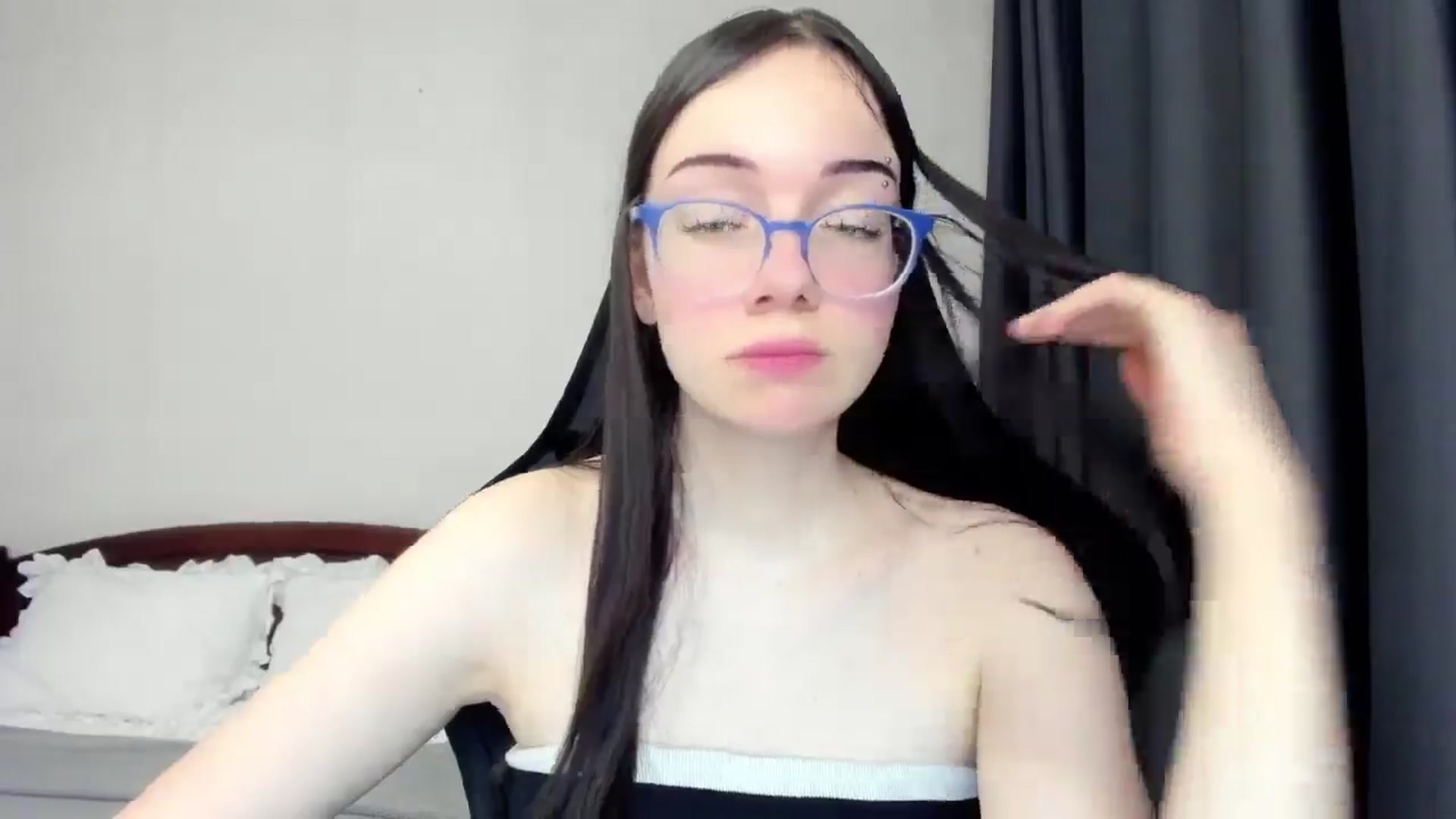 Gallery image thumbnail from Baby_Melania's myfreecams stream on, 01/11/2026, 19:32 image 18 of 20