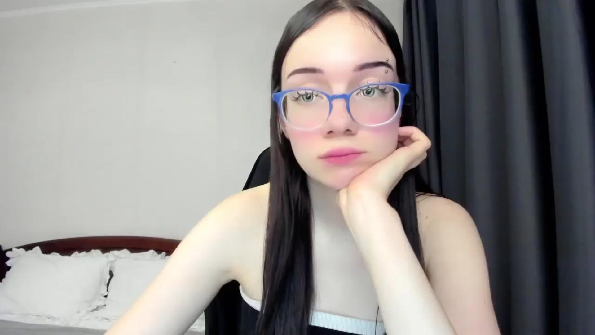 Gallery image thumbnail from Baby_Melania's myfreecams stream on, 01/11/2026, 19:32 image 12 of 20