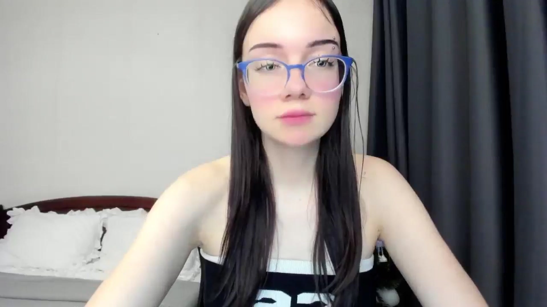 Gallery image thumbnail from Baby_Melania's myfreecams stream on, 01/11/2026, 19:32 image 16 of 20
