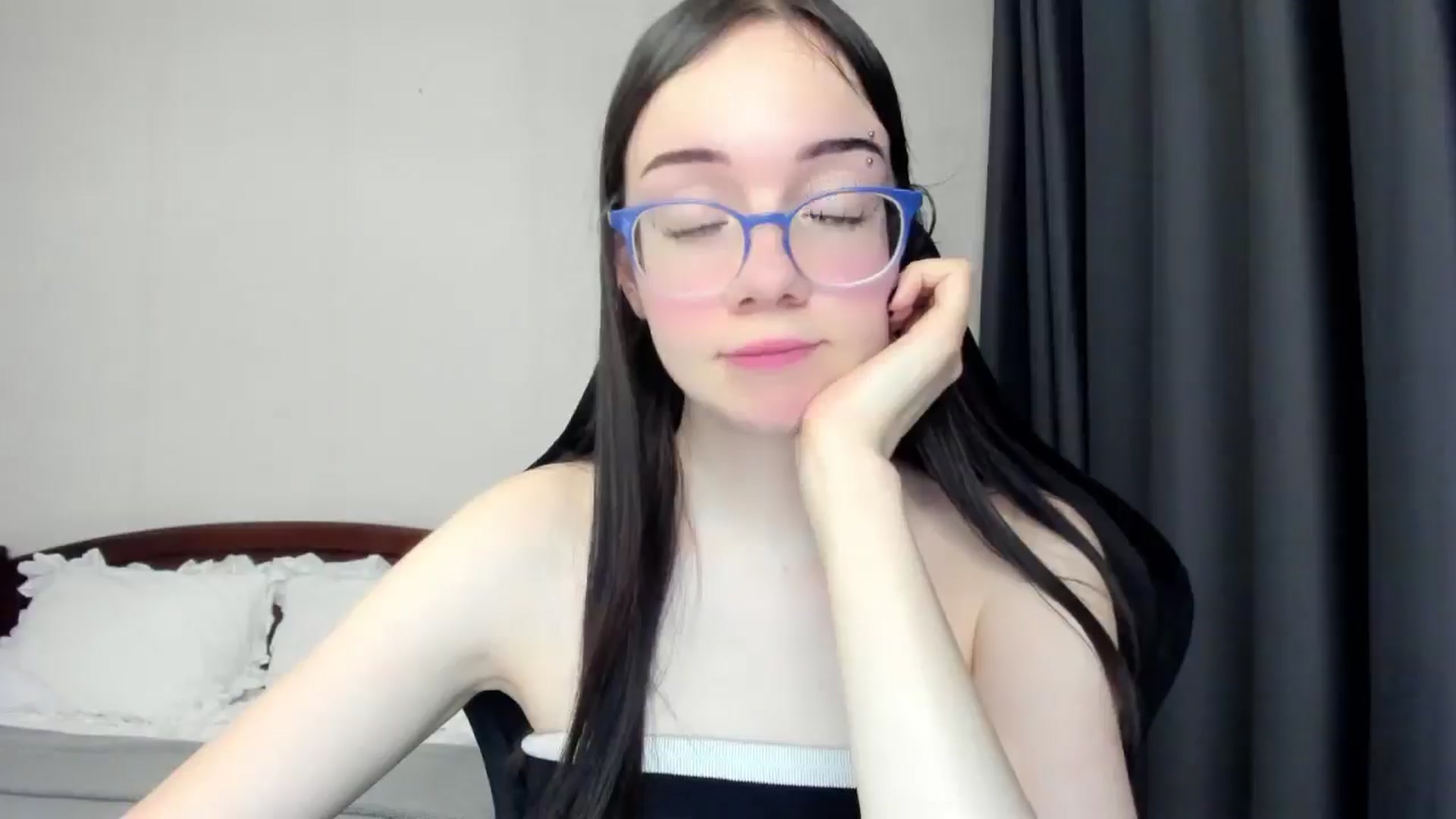 Gallery image thumbnail from Baby_Melania's myfreecams stream on, 01/11/2026, 19:32 image 17 of 20
