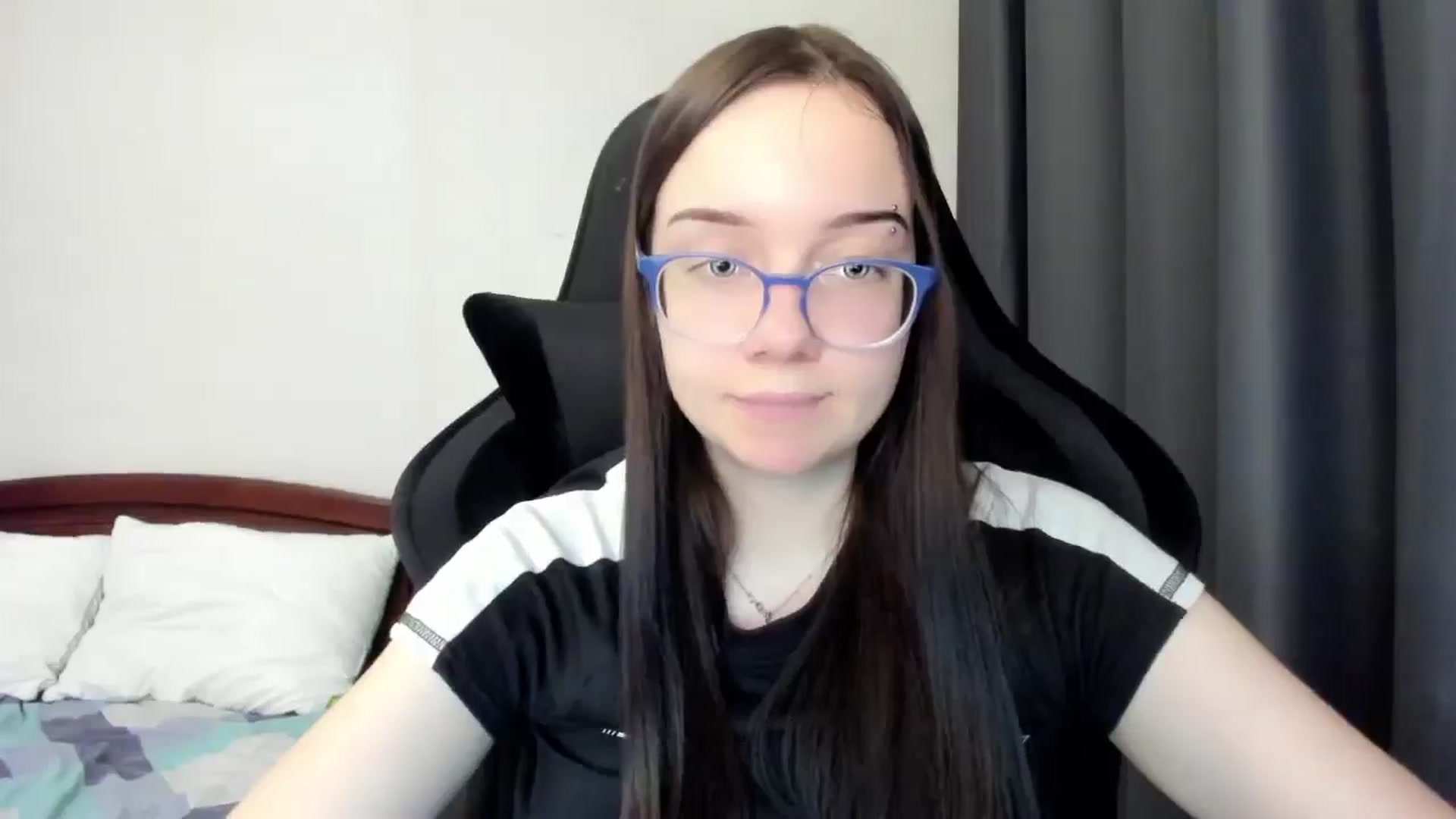 Gallery image thumbnail from Baby_Melania's myfreecams stream on, 03/27/2026, 15:36 image 13 of 20