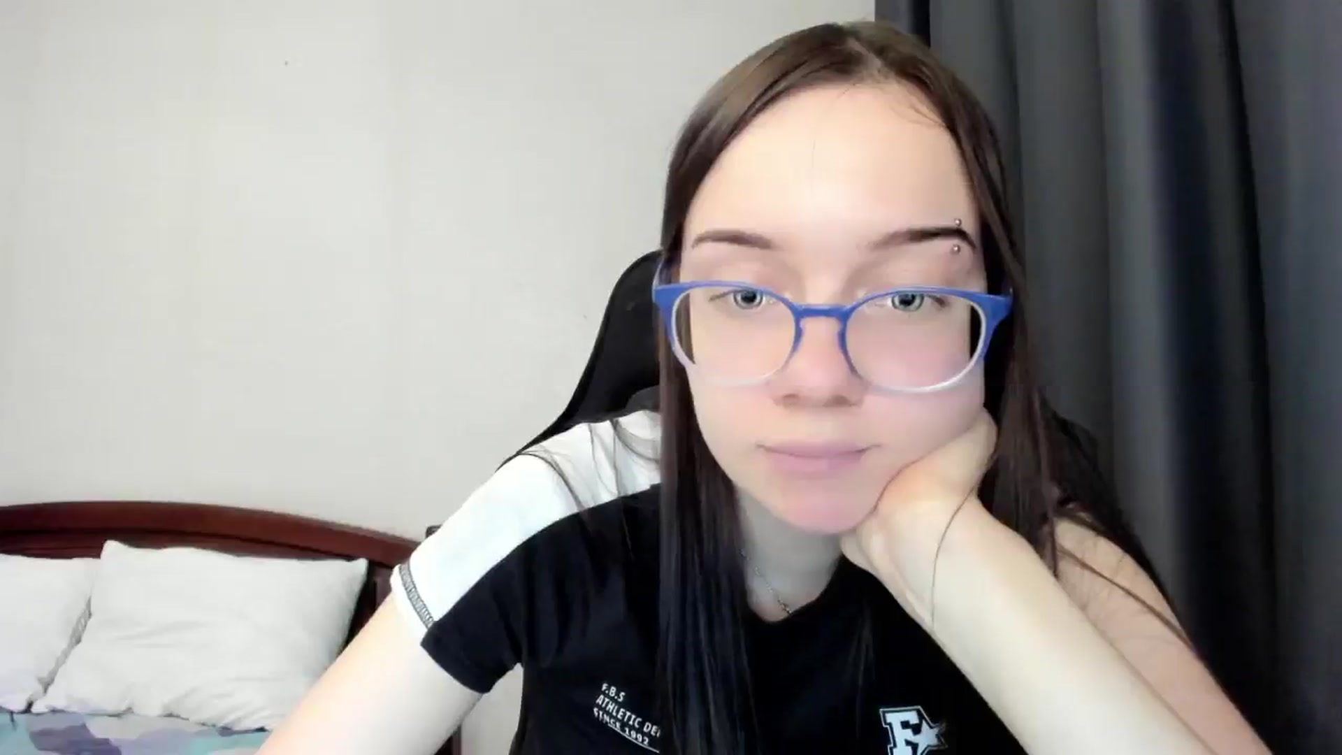 Gallery image thumbnail from Baby_Melania's myfreecams stream on, 03/27/2026, 15:36 image 17 of 20