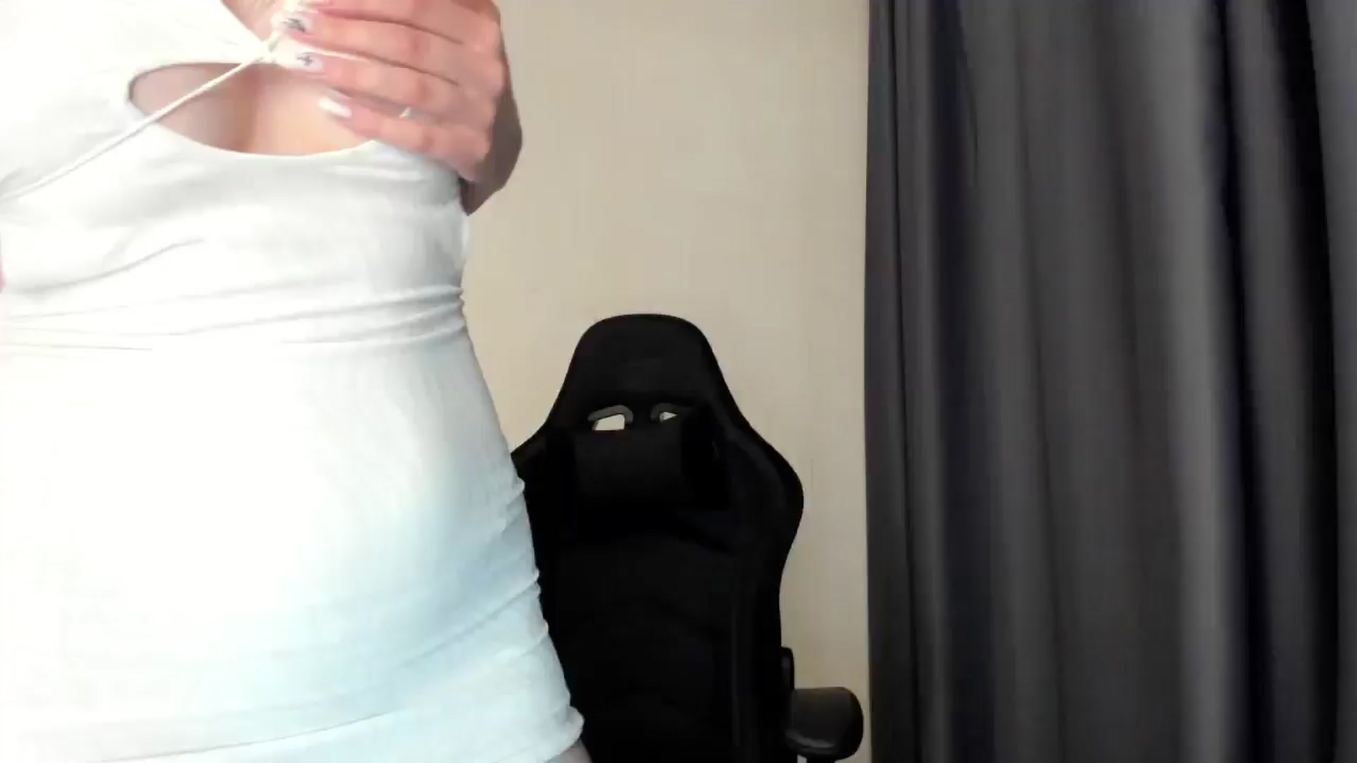 Gallery image thumbnail from Baby_Melania's myfreecams stream on, 04/01/2026, 17:42 image 1 of 20