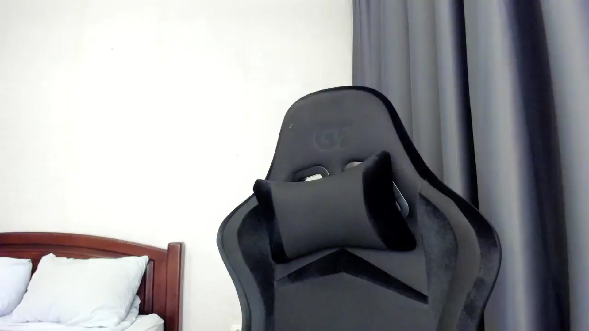 Gallery image thumbnail from Baby_Melania's myfreecams stream on, 04/05/2026, 17:53 image 15 of 20