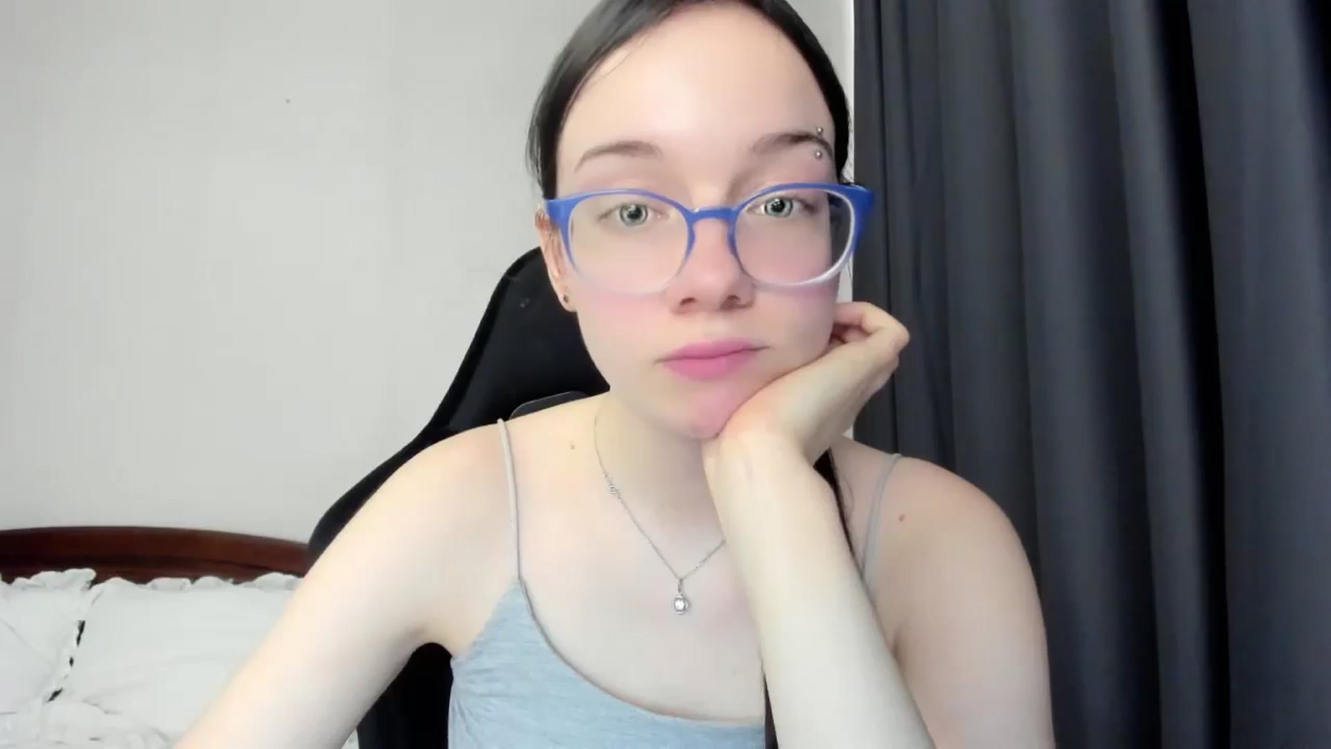 Gallery image thumbnail from Baby_Melania's myfreecams stream on, 04/19/2026, 15:27 image 16 of 20