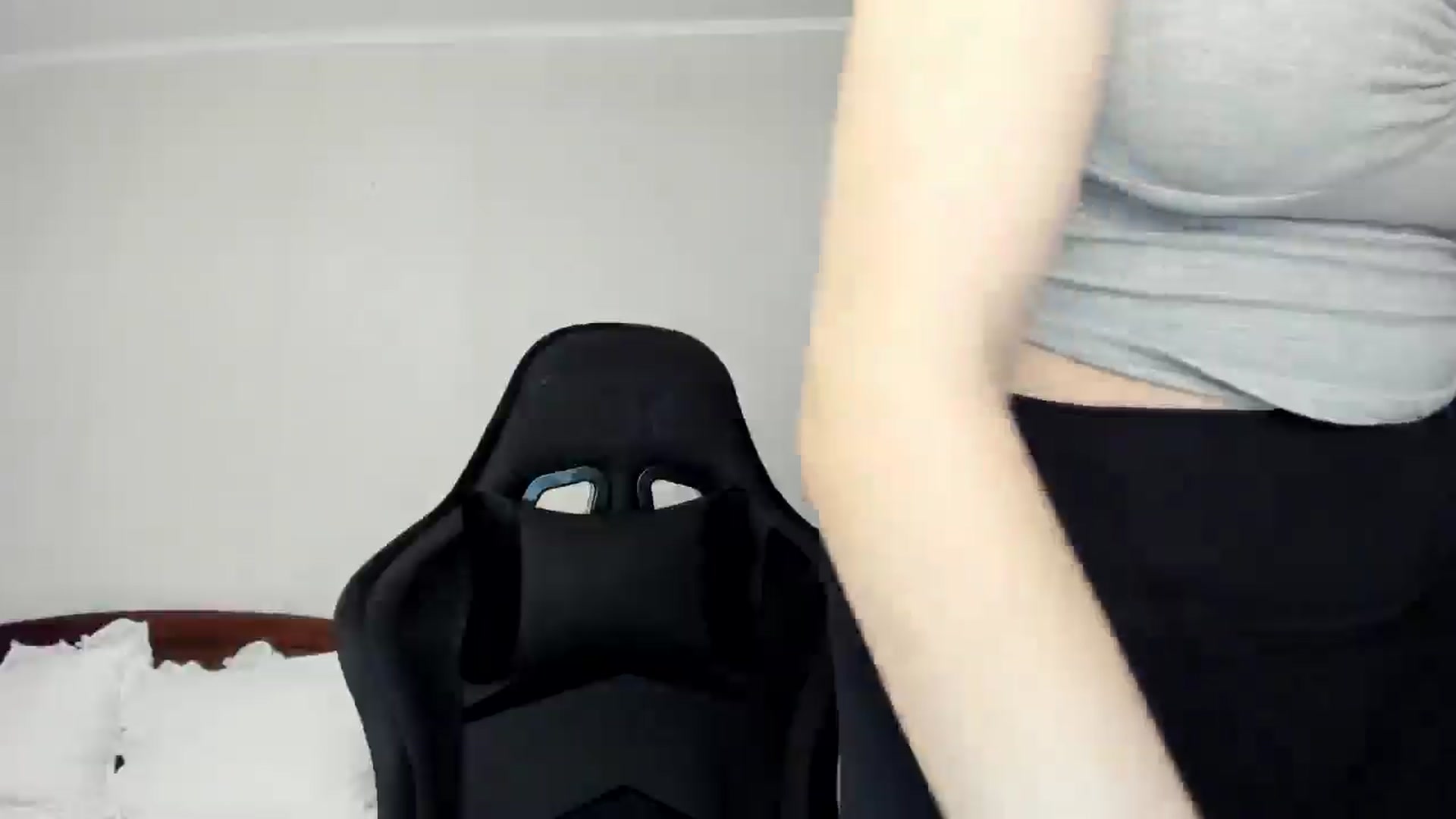 Gallery image thumbnail from Baby_Melania's myfreecams stream on, 04/23/2026, 18:33 image 13 of 20