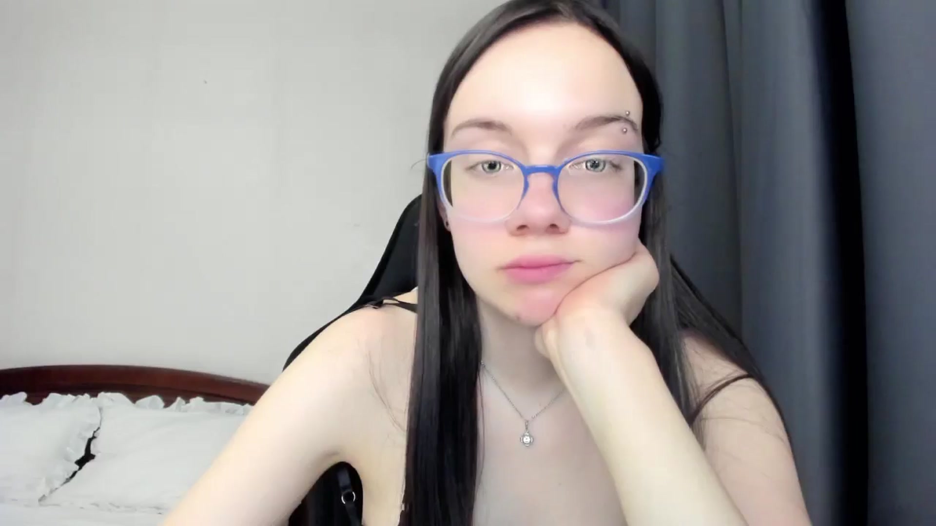Gallery image thumbnail from Baby_Melania's myfreecams stream on, 04/26/2026, 20:13 image 4 of 20