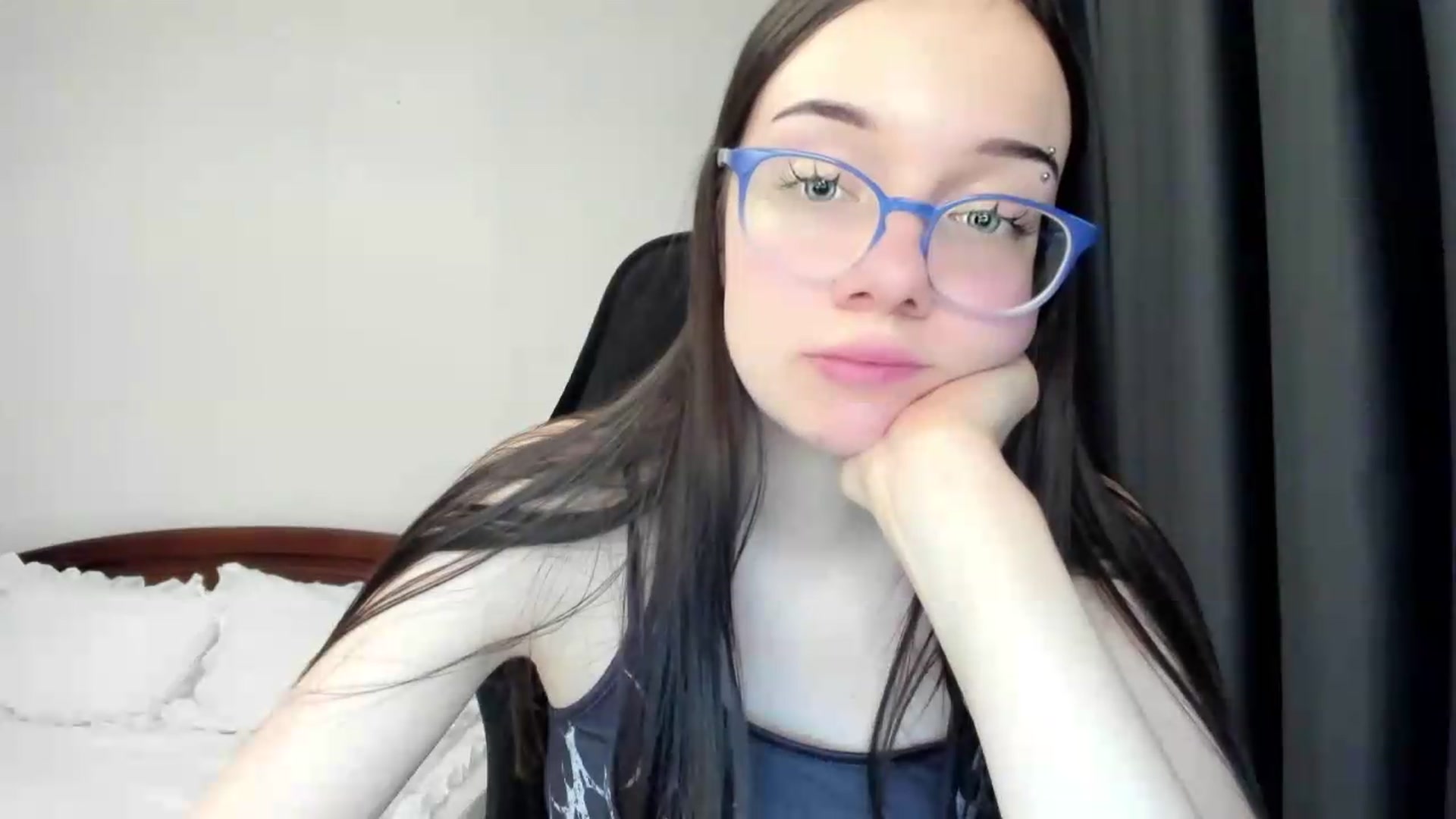 Gallery image thumbnail from Baby_Melania's myfreecams stream on, 05/11/2026, 21:03 image 16 of 20