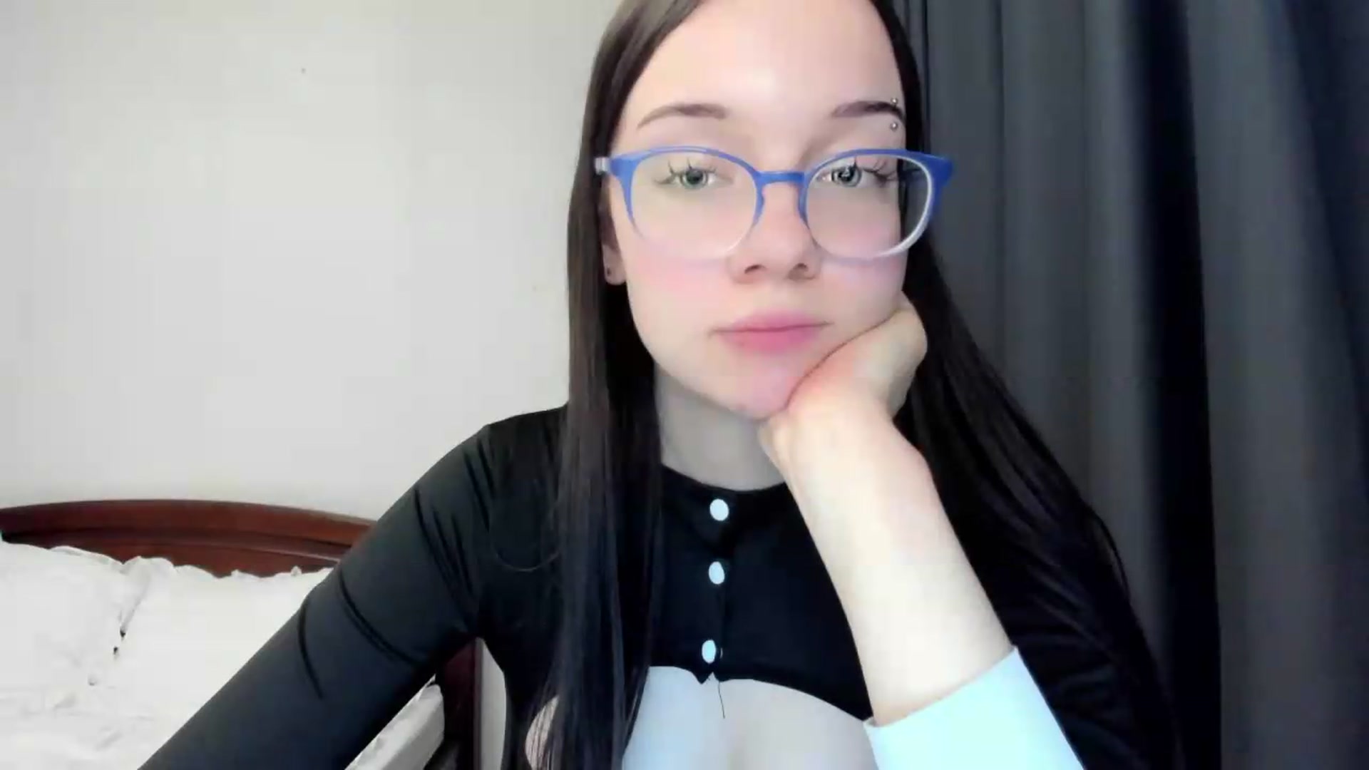 Gallery image thumbnail from Baby_Melania's myfreecams stream on, 05/15/2026, 22:41 image 16 of 20