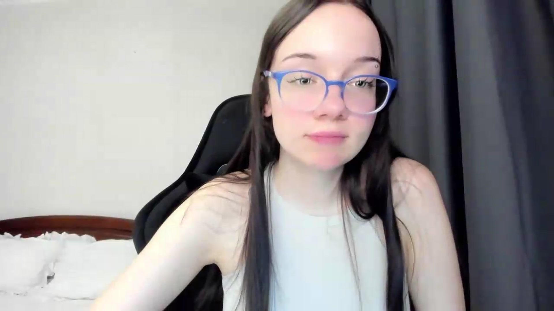 Gallery image thumbnail from Baby_Melania's myfreecams stream on, 05/18/2026, 22:55 image 16 of 20