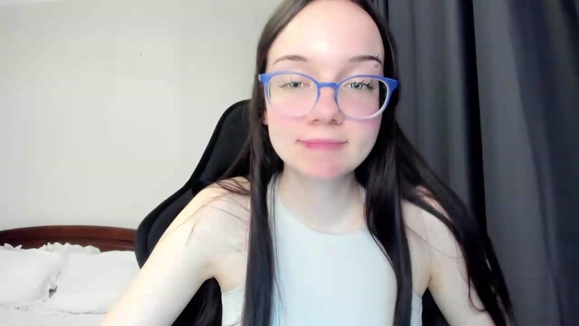 Gallery image thumbnail from Baby_Melania's myfreecams stream on, 05/18/2026, 22:55 image 17 of 20