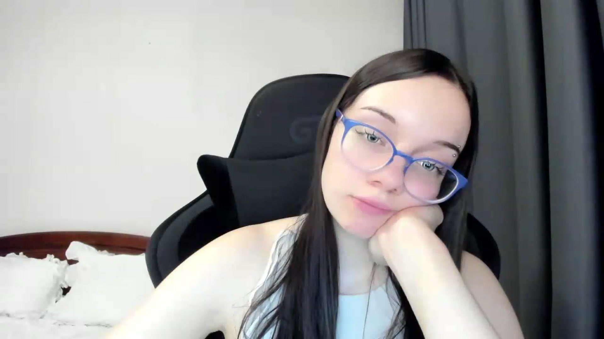 Gallery image thumbnail from Baby_Melania's myfreecams stream on, 05/20/2026, 23:17 image 18 of 20