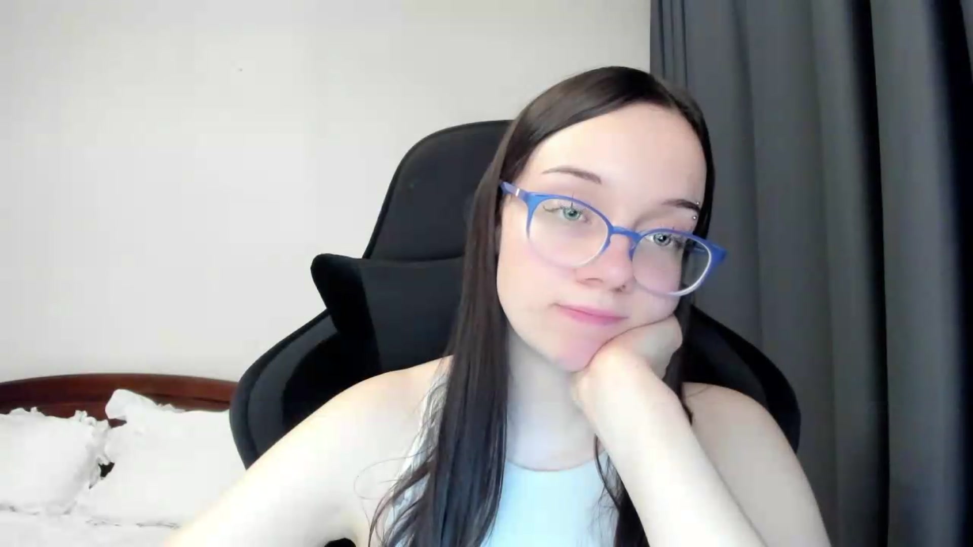 Gallery image thumbnail from Baby_Melania's myfreecams stream on, 05/20/2026, 23:17 image 16 of 20