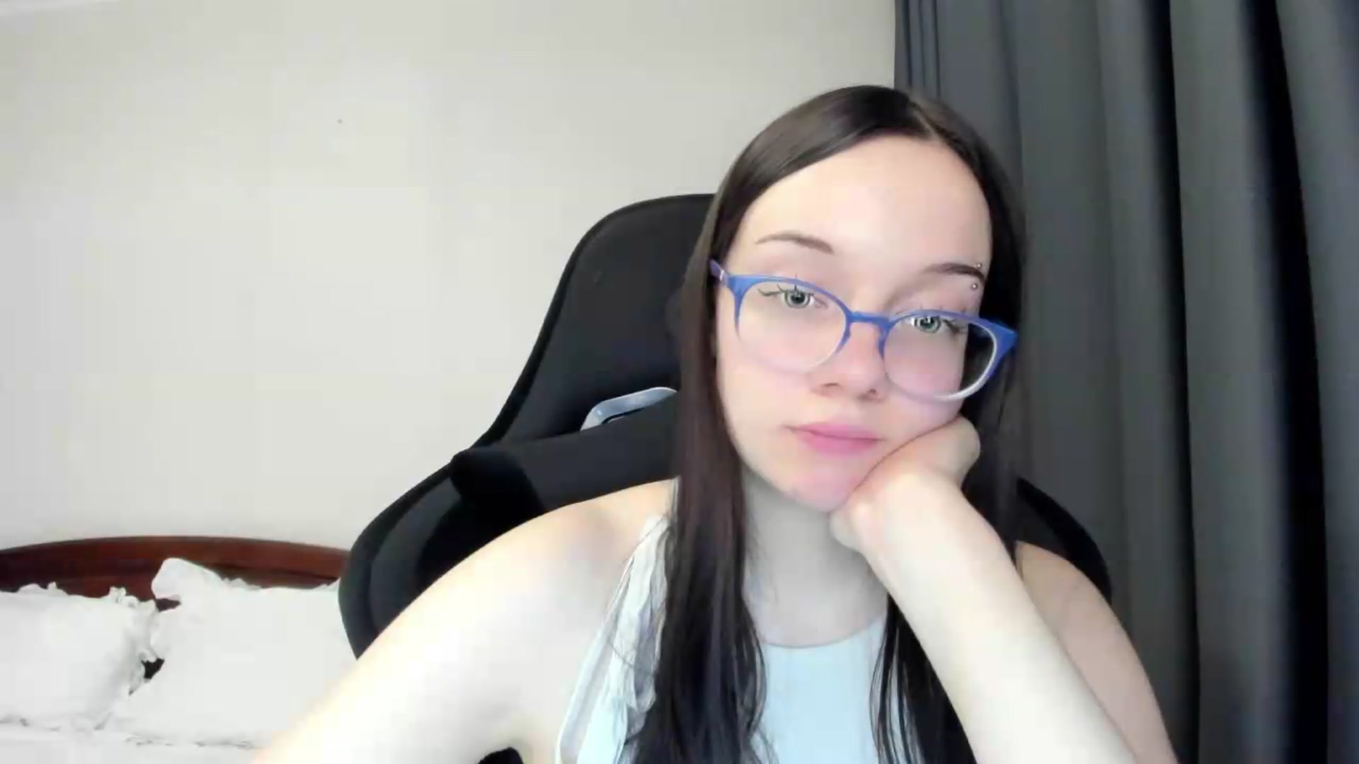 Gallery image thumbnail from Baby_Melania's myfreecams stream on, 05/20/2026, 23:17 image 4 of 20