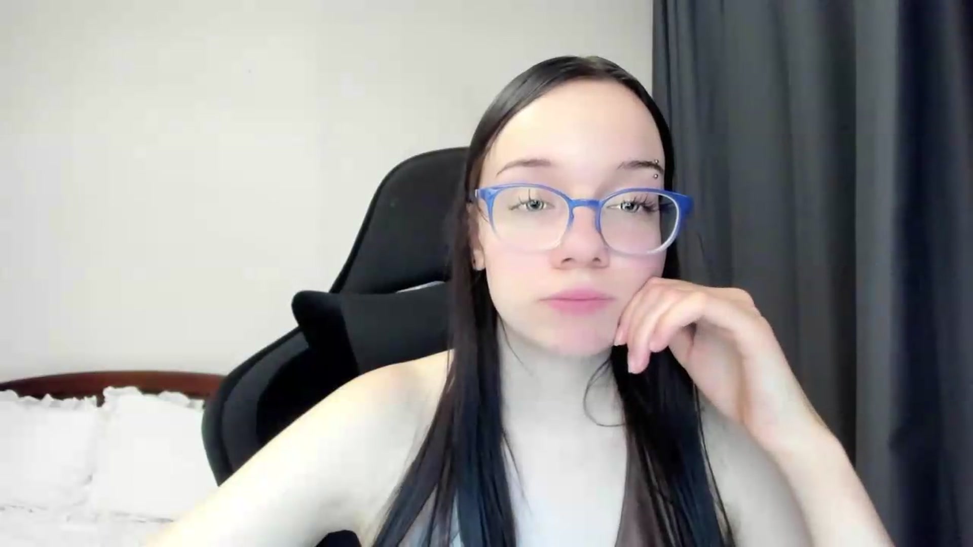 Gallery image thumbnail from Baby_Melania's myfreecams stream on, 05/22/2026, 22:51 image 17 of 20