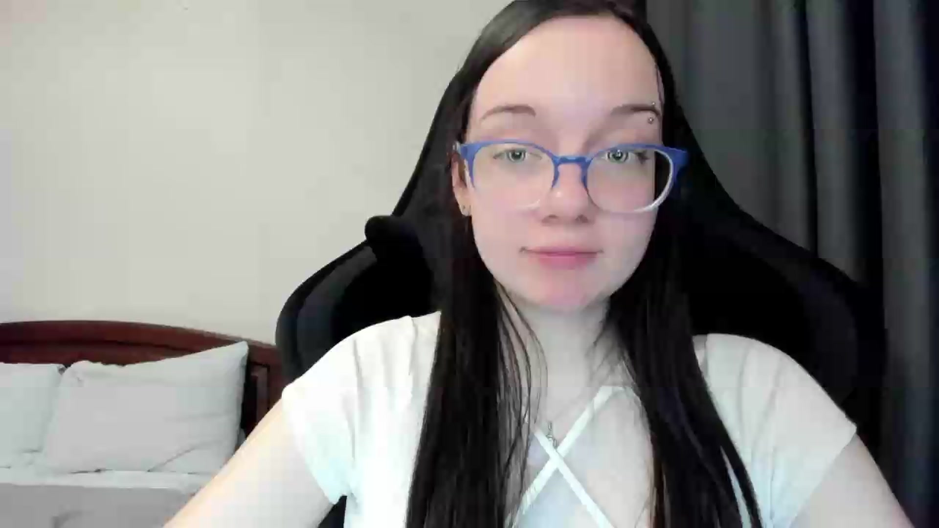 Gallery image thumbnail from Baby_Melania's myfreecams stream on, 05/29/2026, 24:00 image 17 of 20