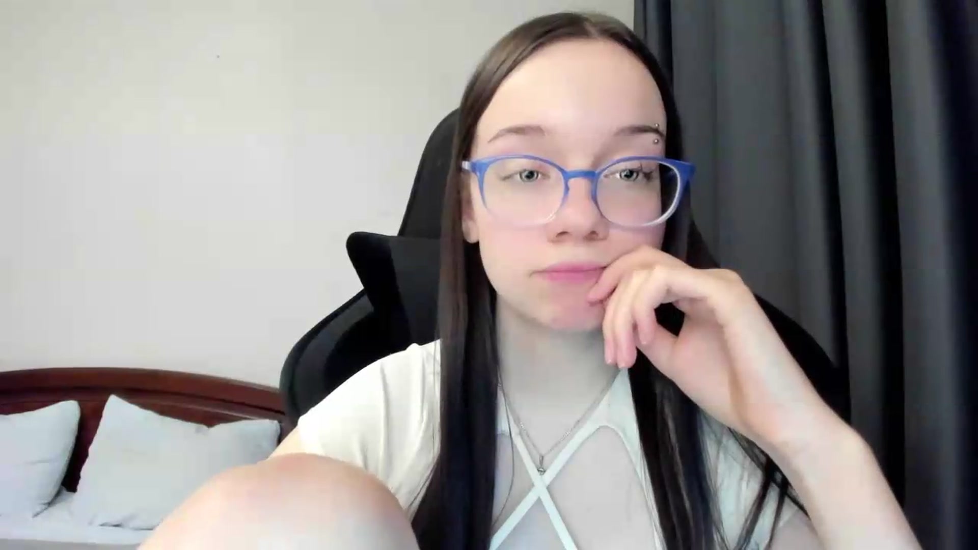 Gallery image thumbnail from Baby_Melania's myfreecams stream on, 05/29/2026, 19:47 image 19 of 20