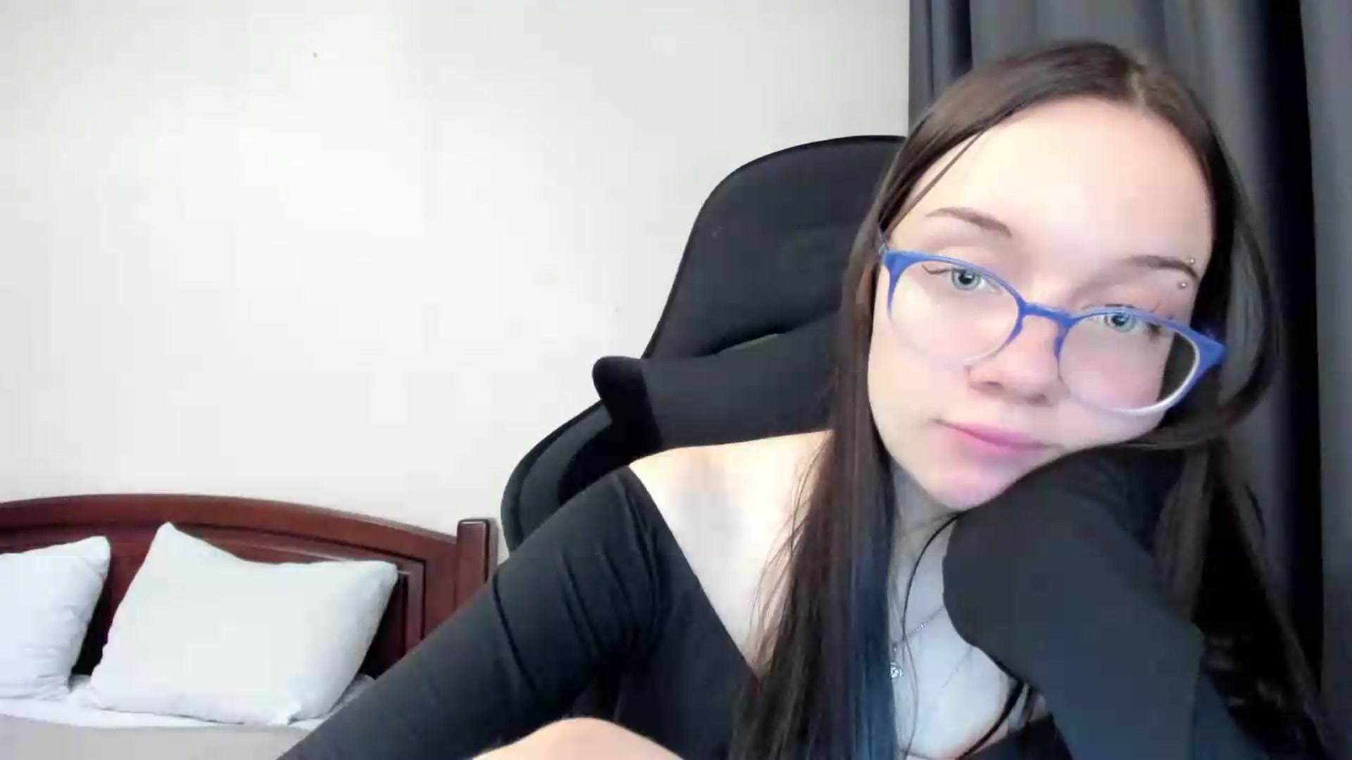 Gallery image thumbnail from Baby_Melania's myfreecams stream on, 05/30/2026, 23:21 image 17 of 20