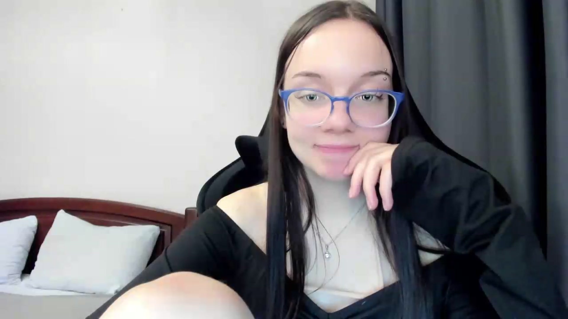 Gallery image thumbnail from Baby_Melania's myfreecams stream on, 05/30/2026, 23:21 image 12 of 20