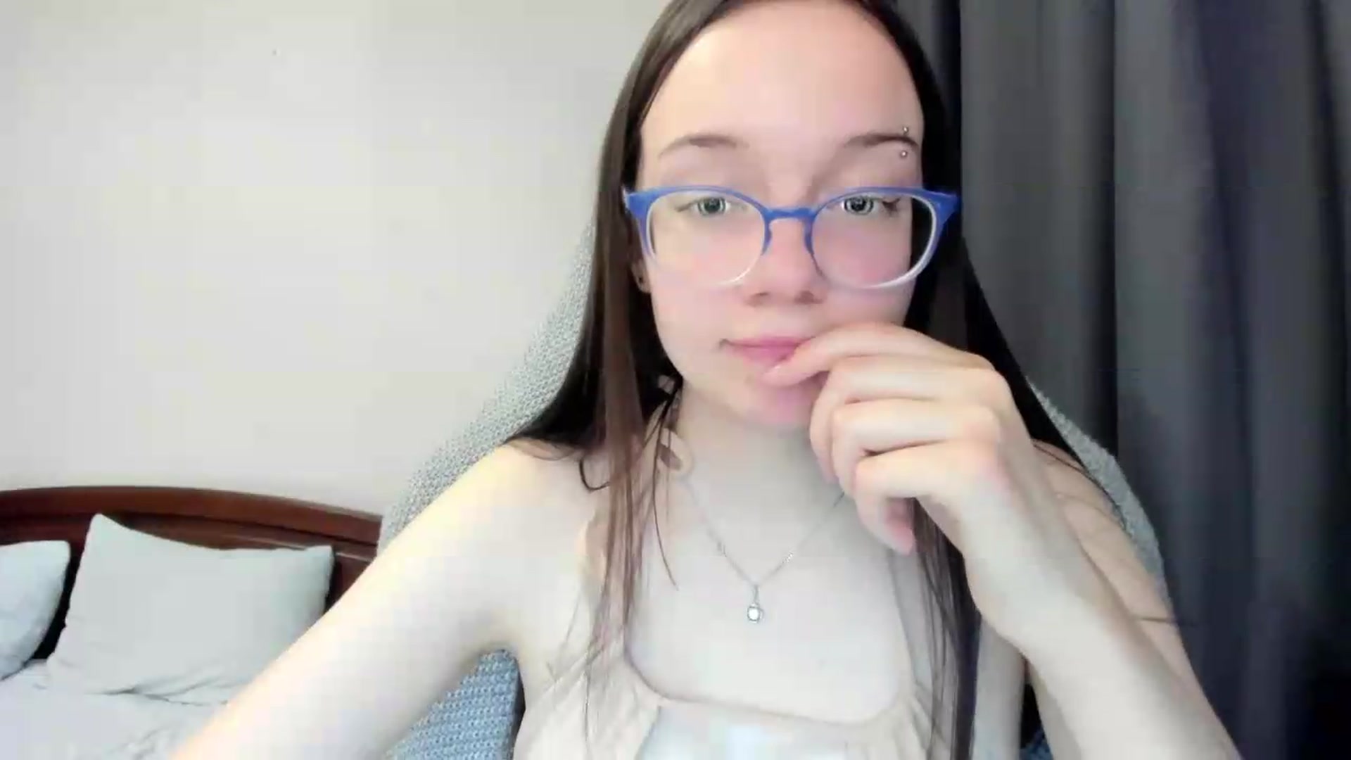 Gallery image thumbnail from Baby_Melania's myfreecams stream on, 05/31/2026, 19:22 image 17 of 20