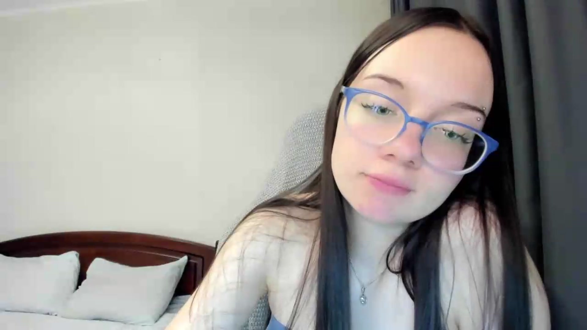 Gallery image thumbnail from Baby_Melania's myfreecams stream on, 06/04/2026, 21:11 image 9 of 20