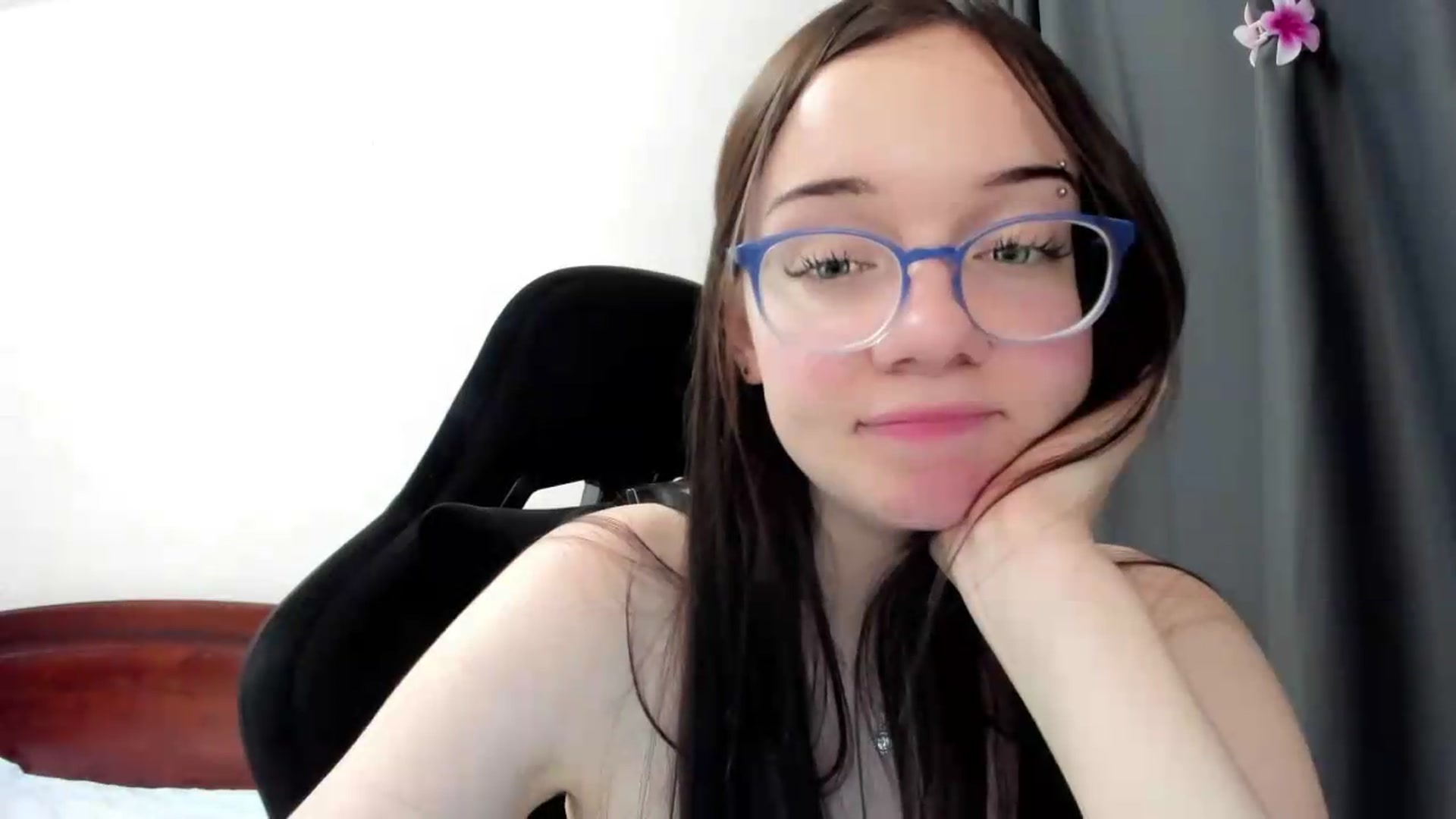 Gallery image thumbnail from Baby_Melania's myfreecams stream on, 06/11/2026, 18:54 image 15 of 20