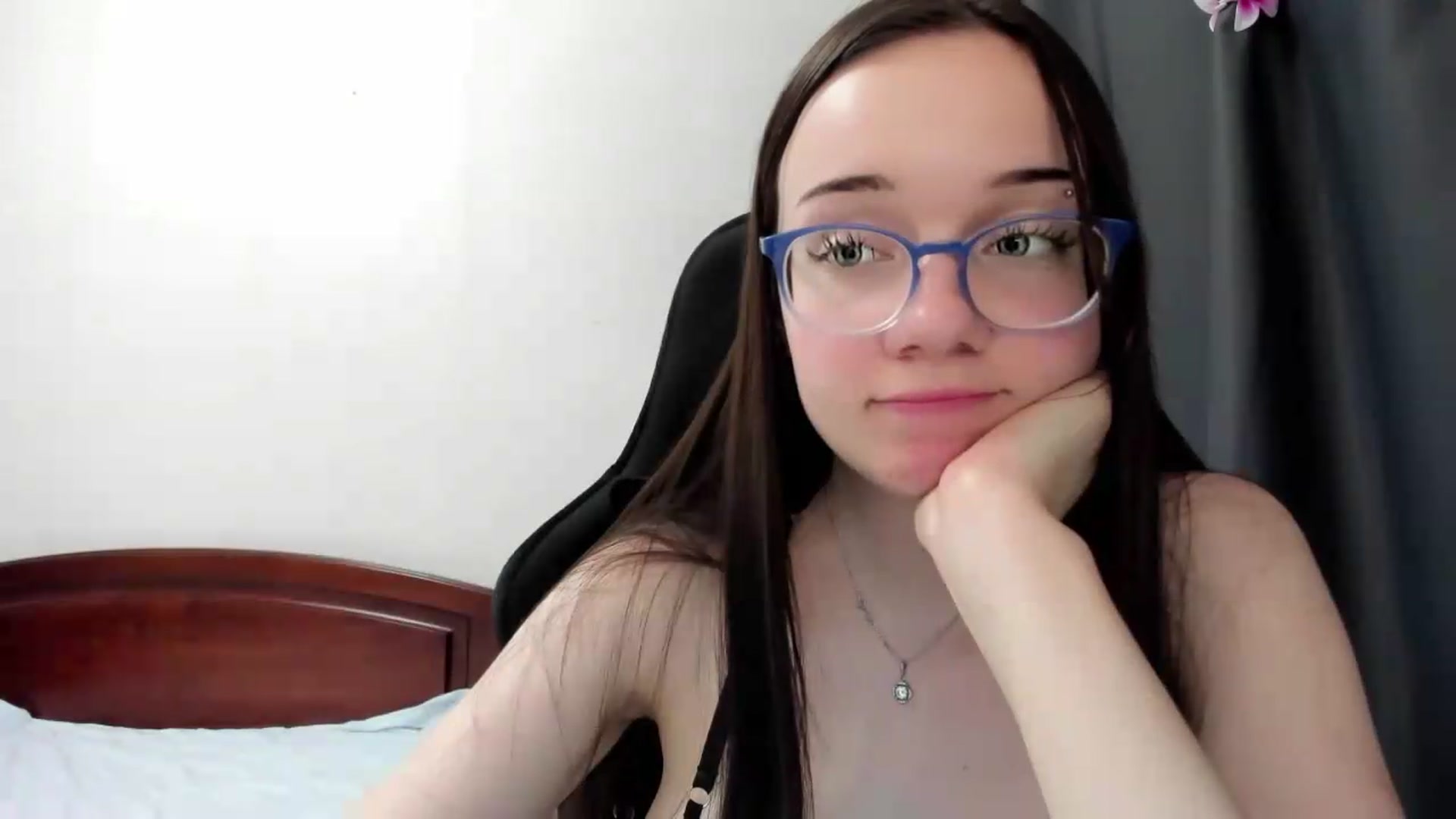 Gallery image thumbnail from Baby_Melania's myfreecams stream on, 06/11/2026, 22:20 image 16 of 20