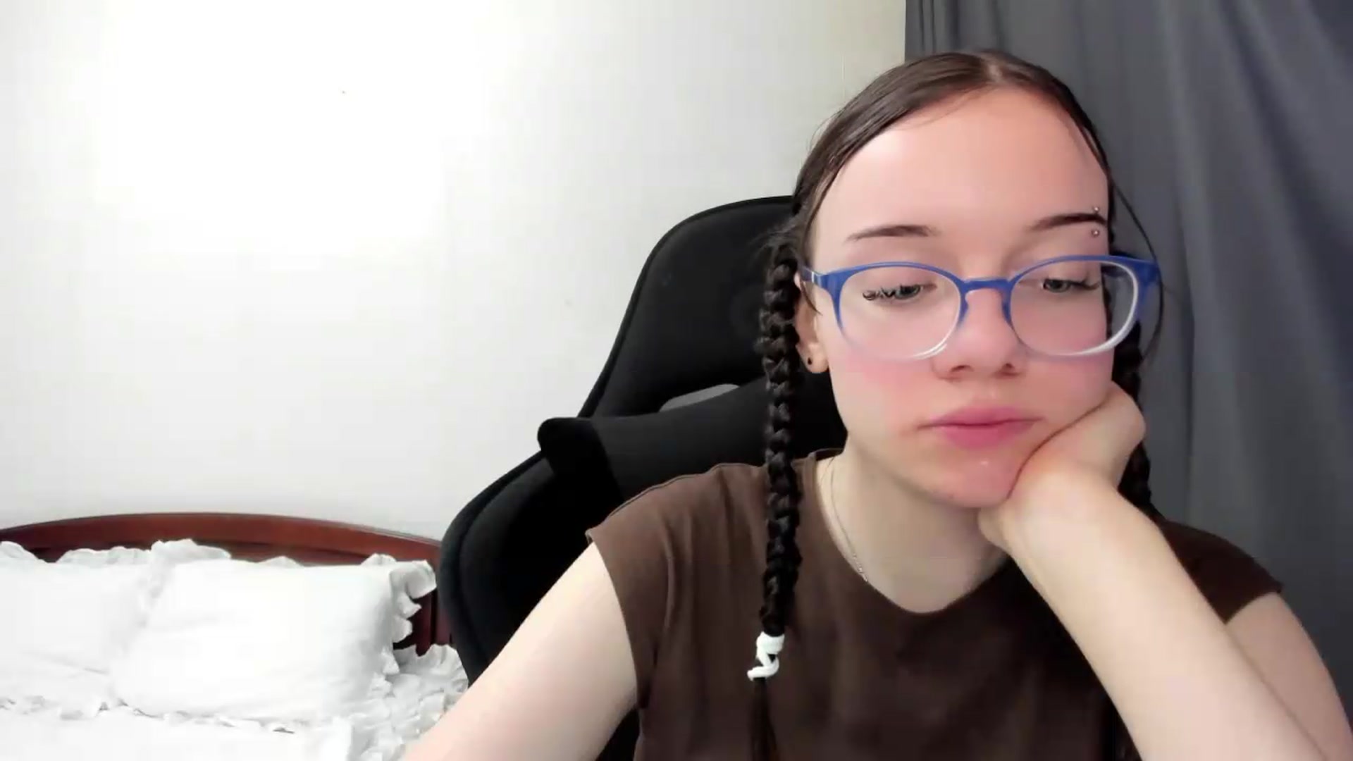 Gallery image thumbnail from Baby_Melania's myfreecams stream on, 06/14/2026, 24:22 image 6 of 20