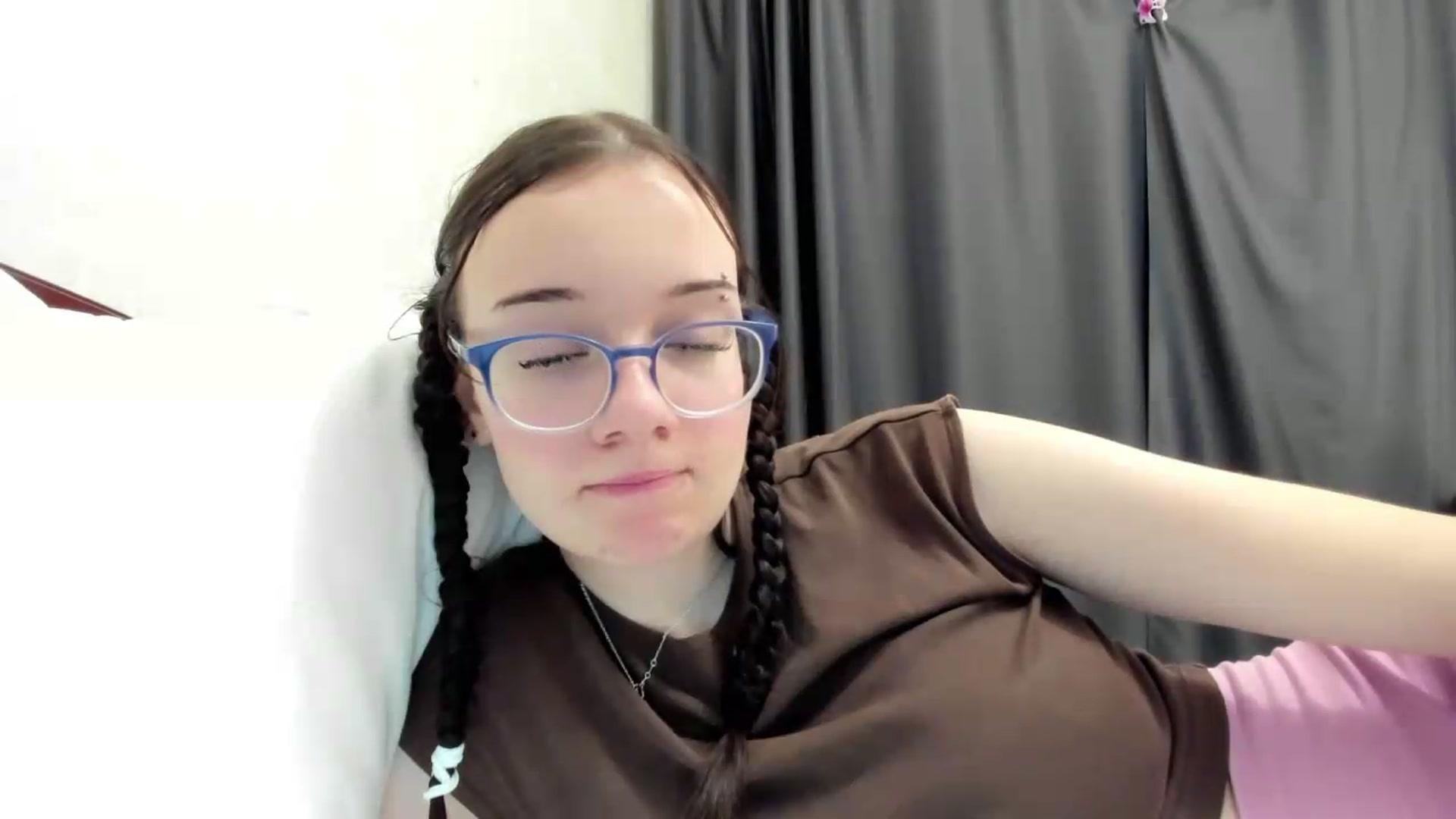 Gallery image thumbnail from Baby_Melania's myfreecams stream on, 06/14/2026, 24:22 image 16 of 20