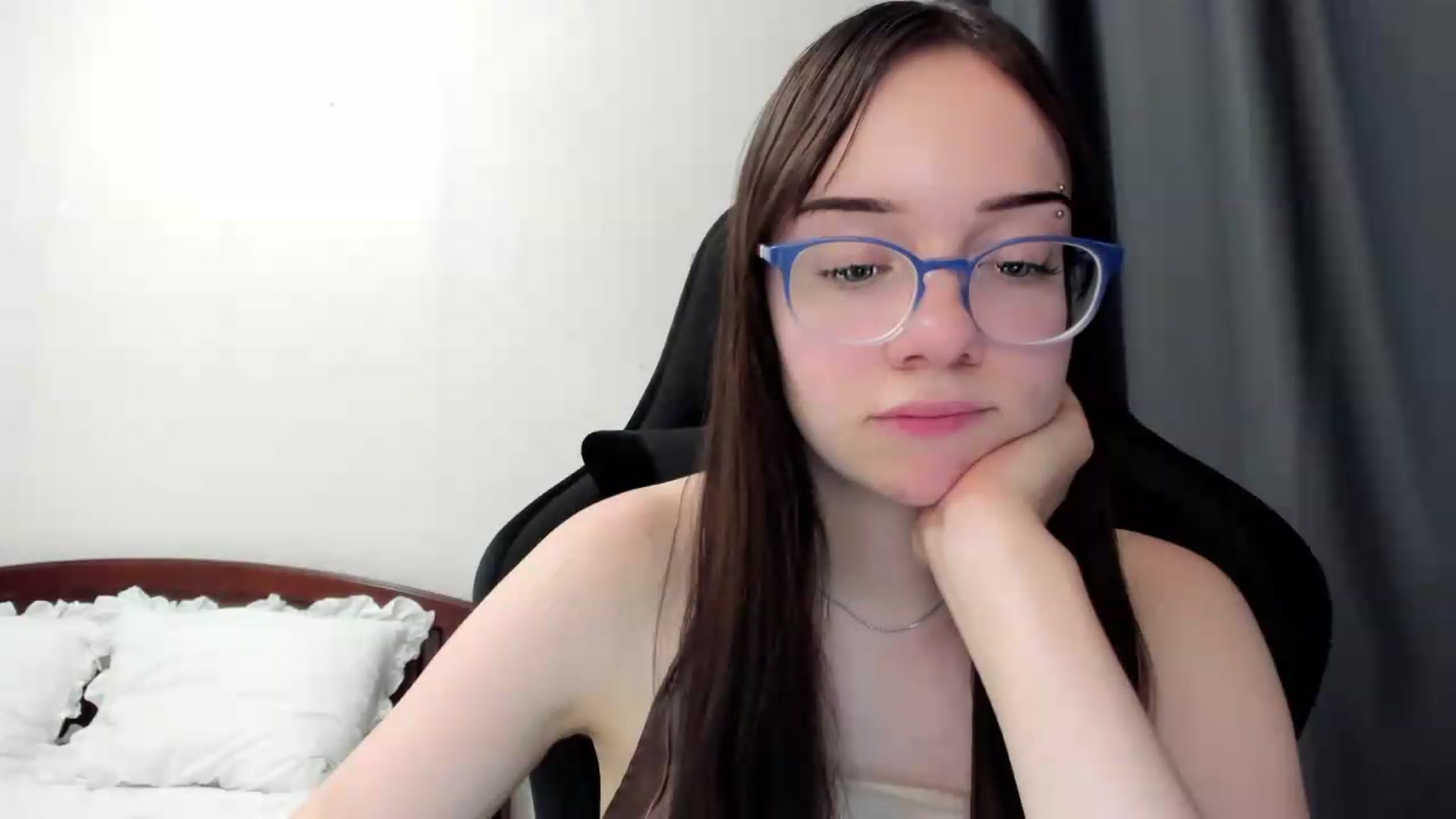 Gallery image thumbnail from Baby_Melania's myfreecams stream on, 06/26/2026, 24:01 image 12 of 20